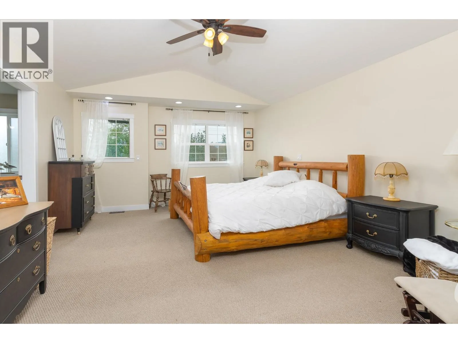 1596 Okanagan Avenue SE Unit# 4