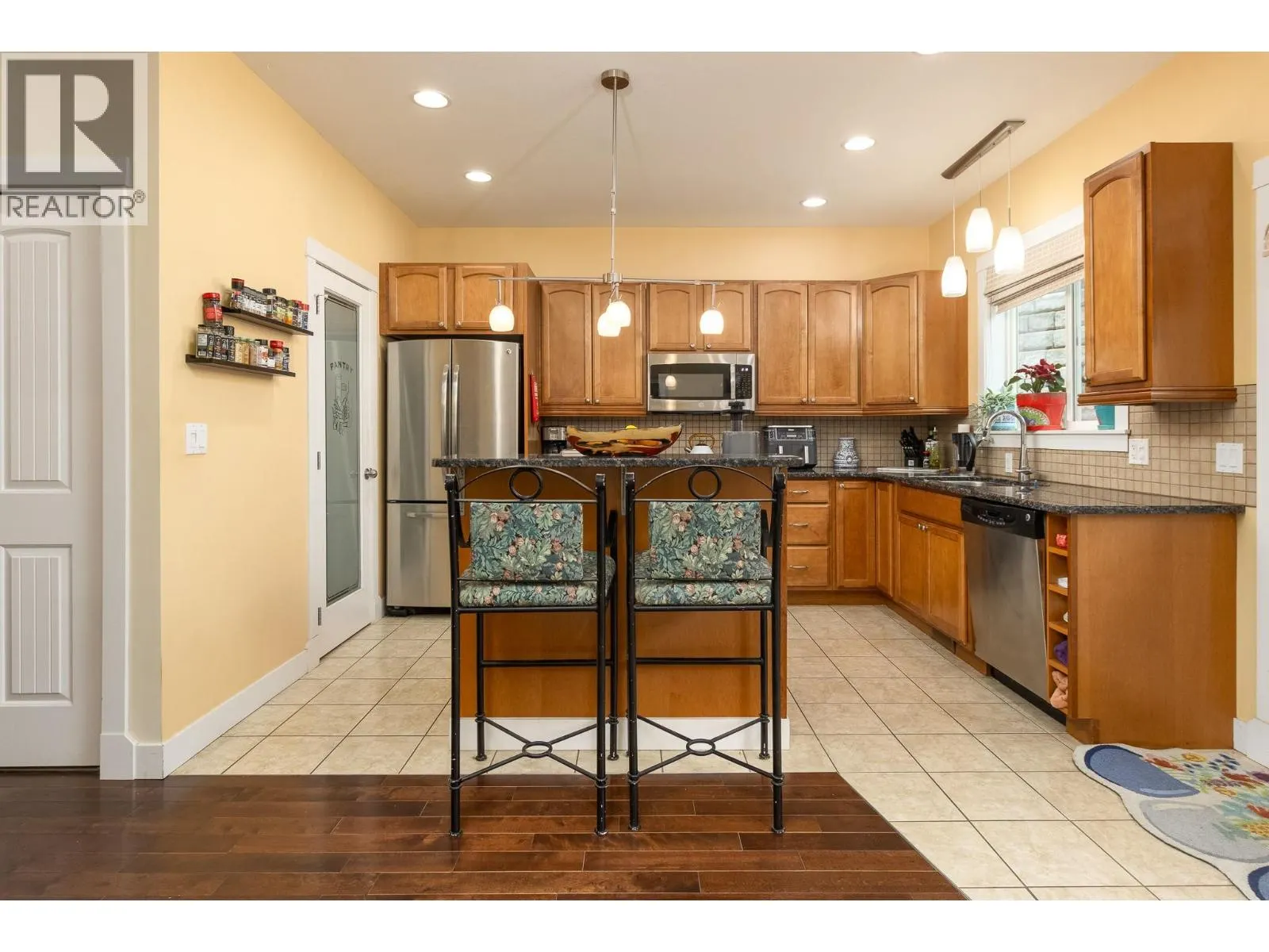 1596 Okanagan Avenue SE Unit# 4