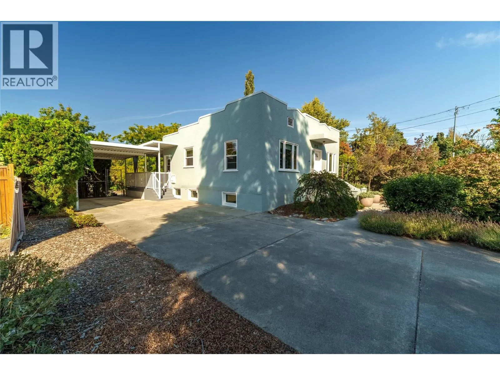 913 Moosejaw Street