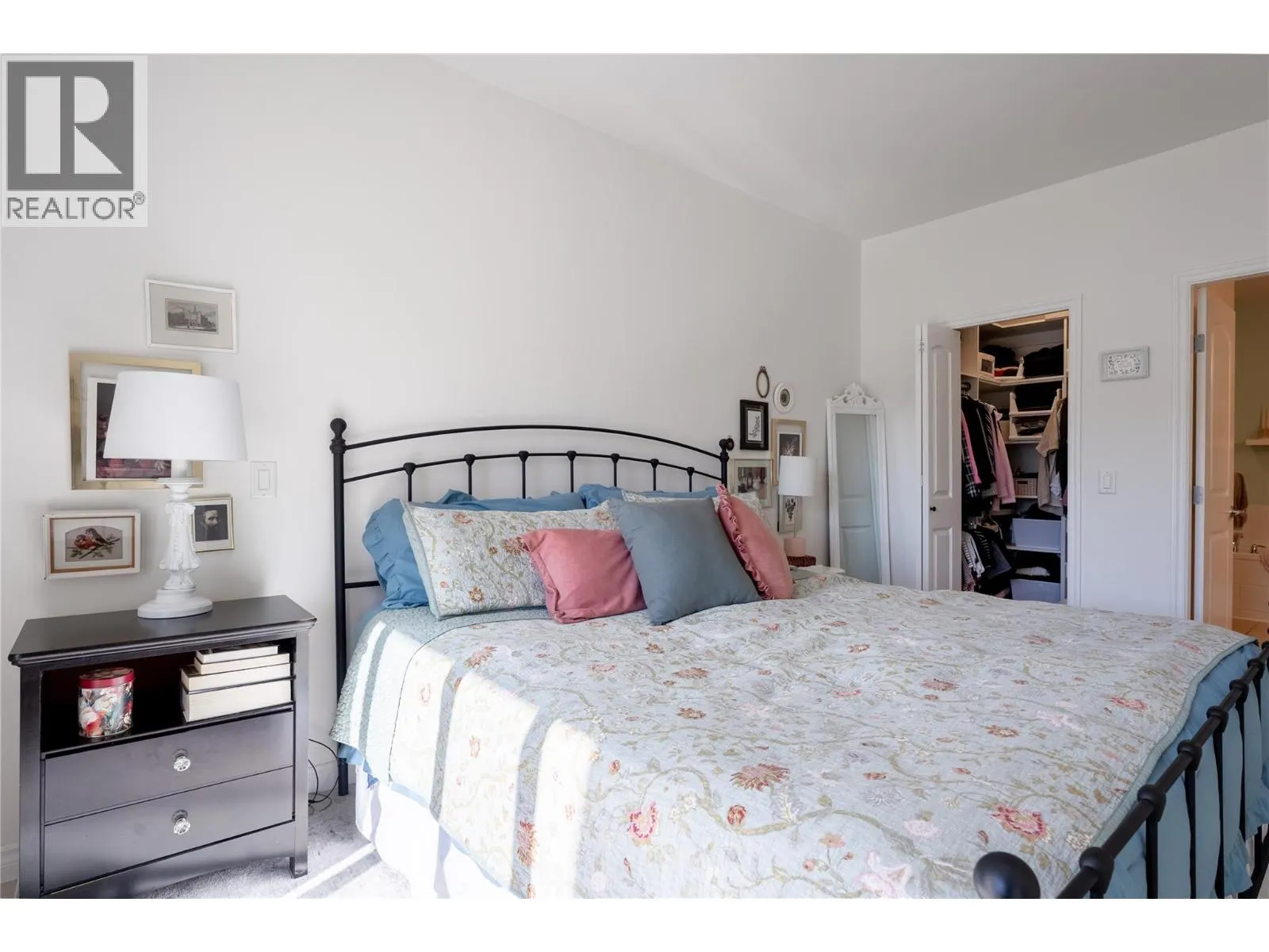 2523 Shannon View Drive Unit# 203