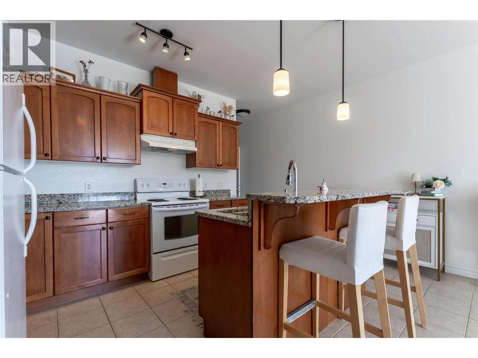 2523 Shannon View Drive Unit# 203