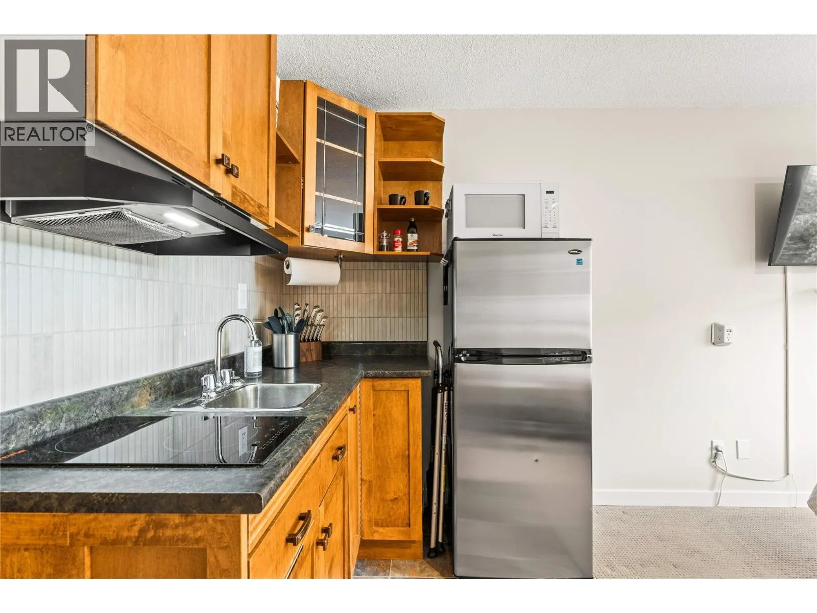 5375 Big White Road Unit# 204