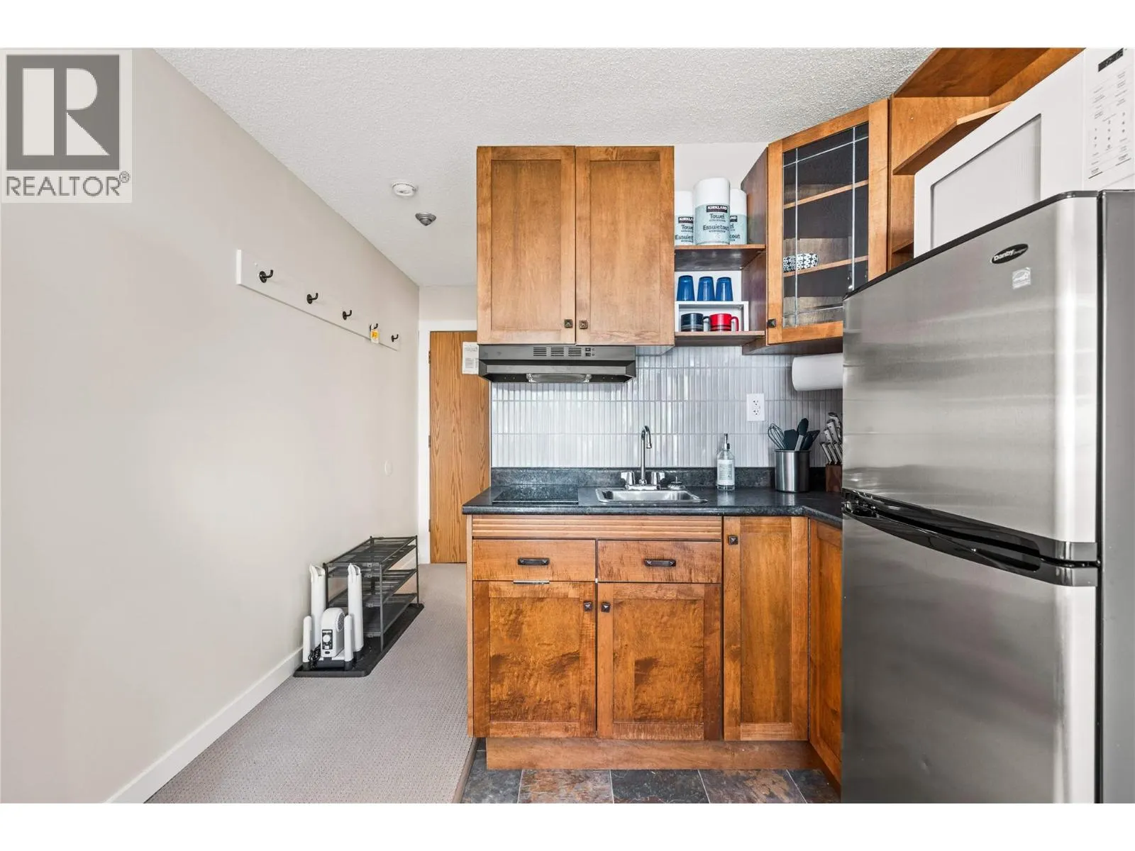 5375 Big White Road Unit# 204