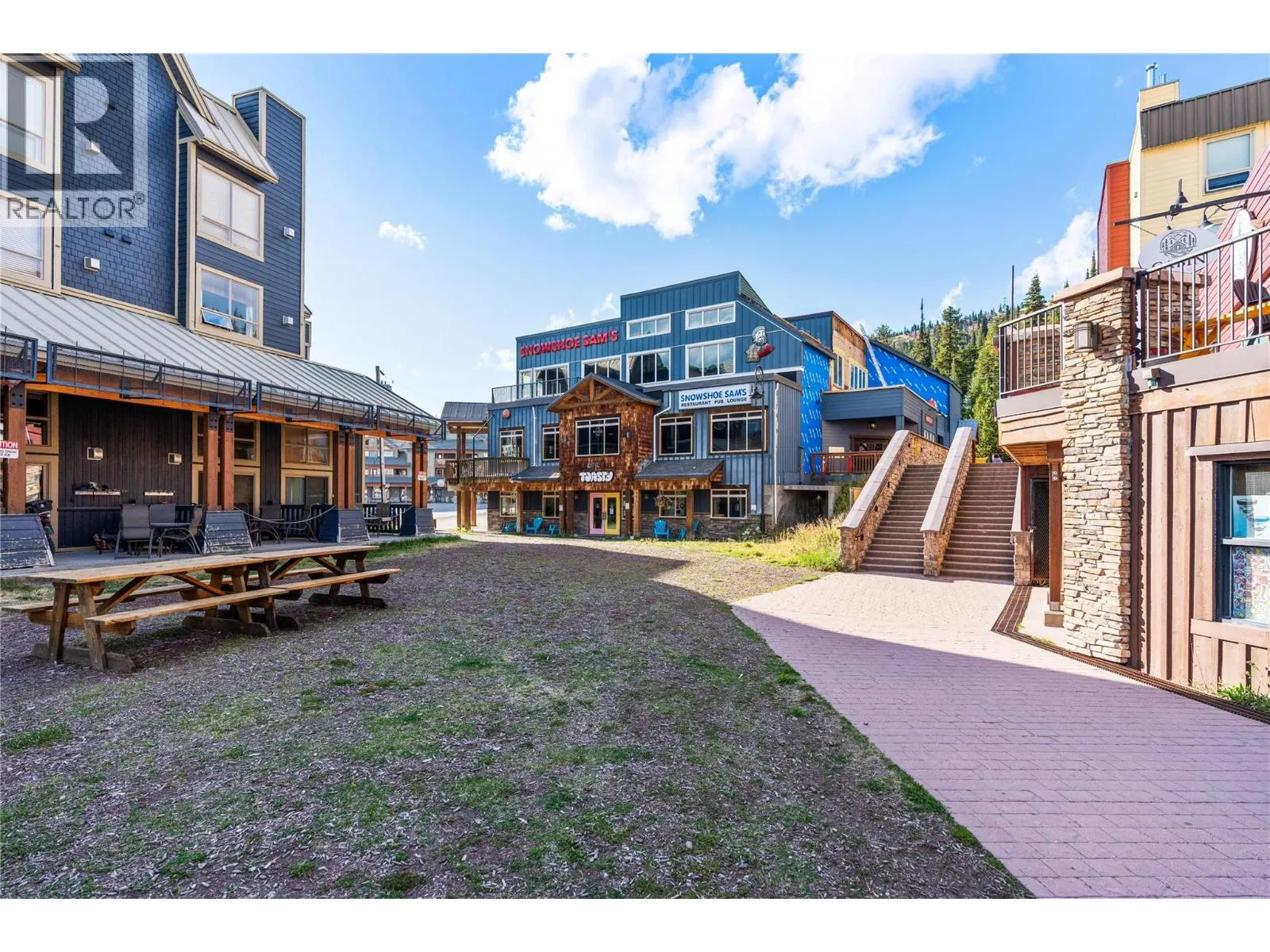 5375 Big White Road Unit# 204