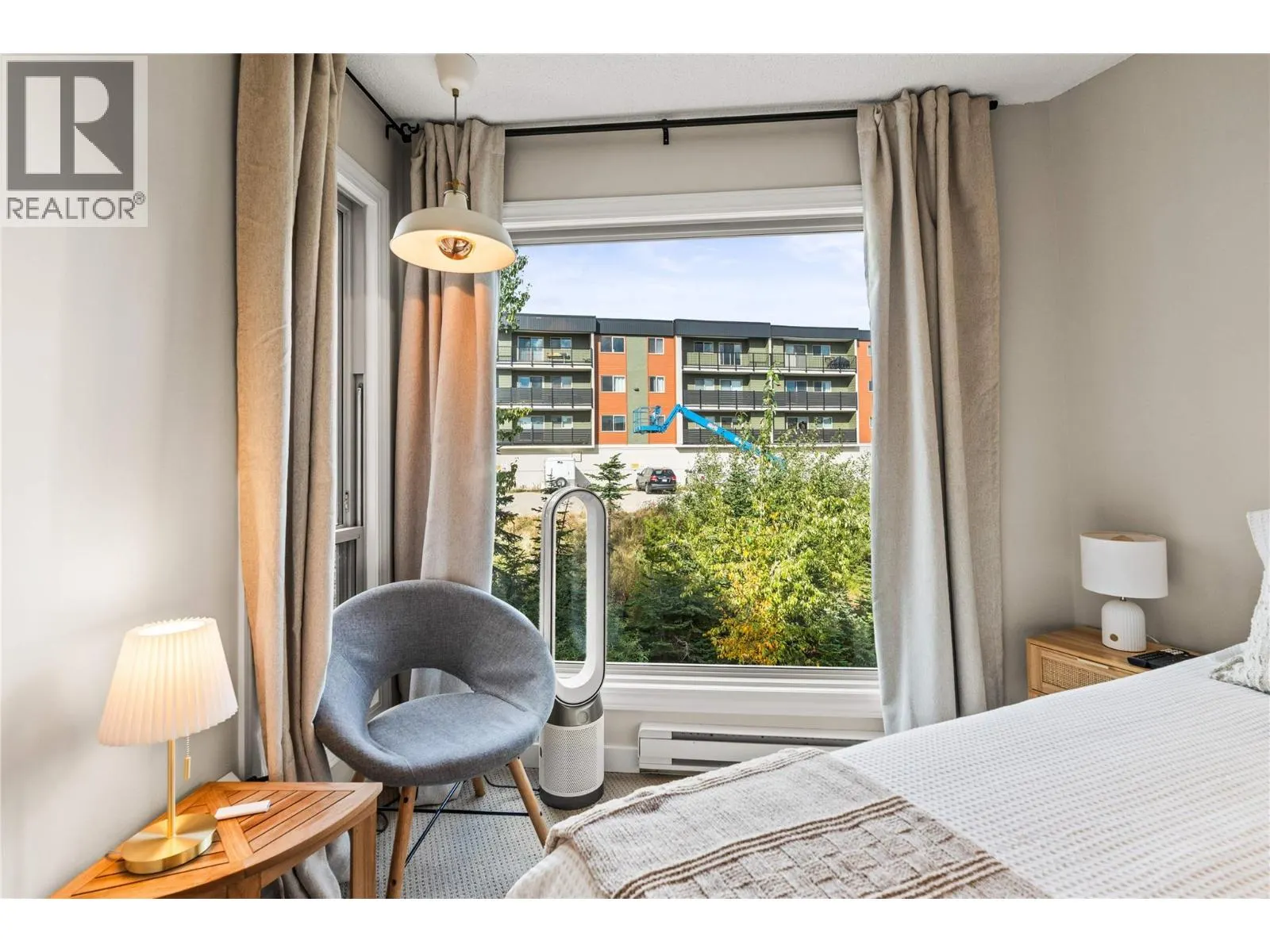 5375 Big White Road Unit# 204
