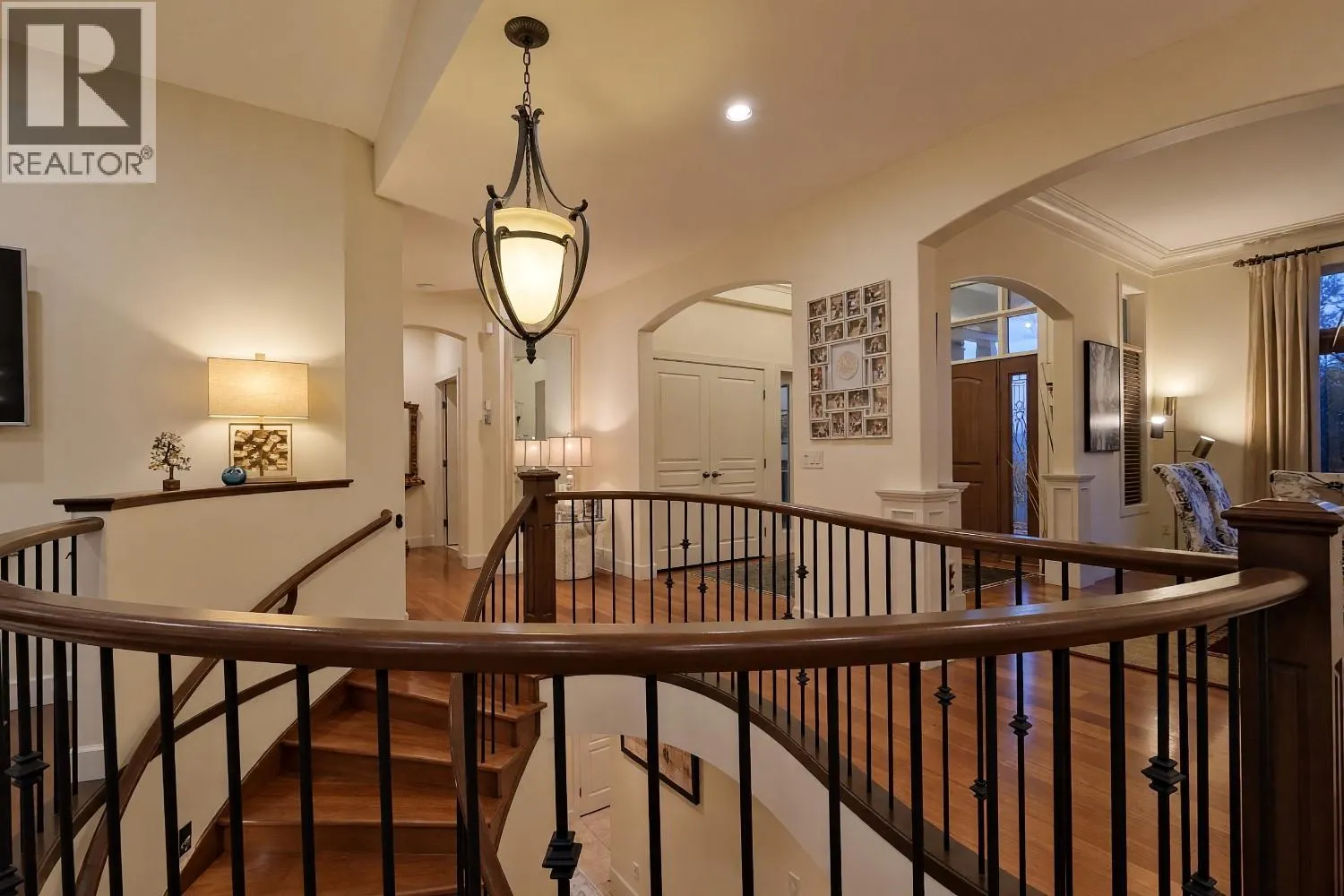3420 Camelback Drive
