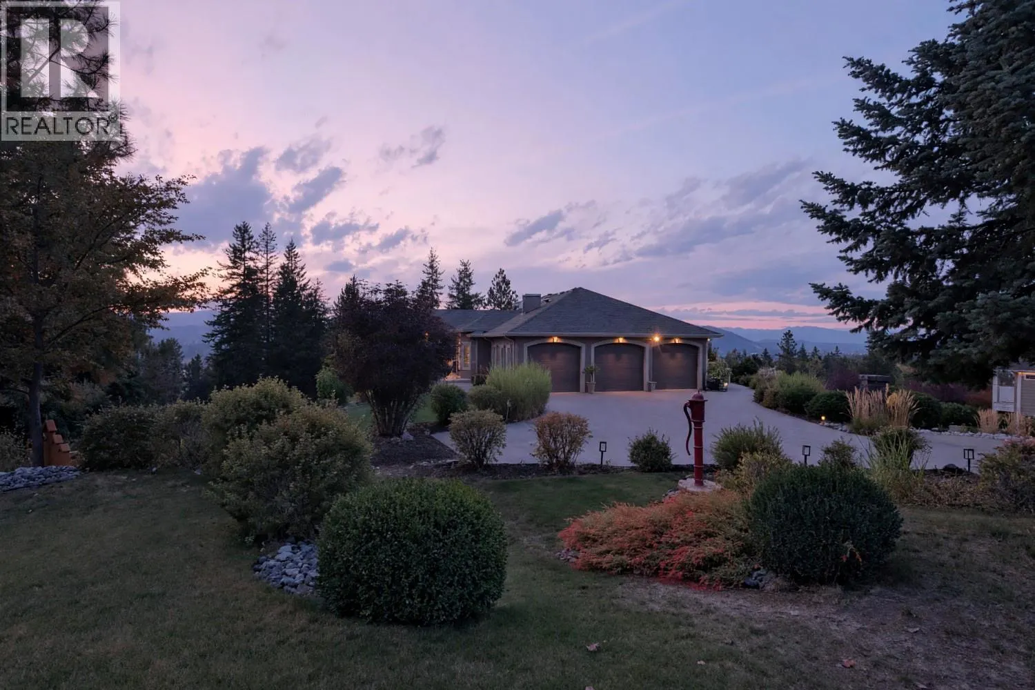 3420 Camelback Drive