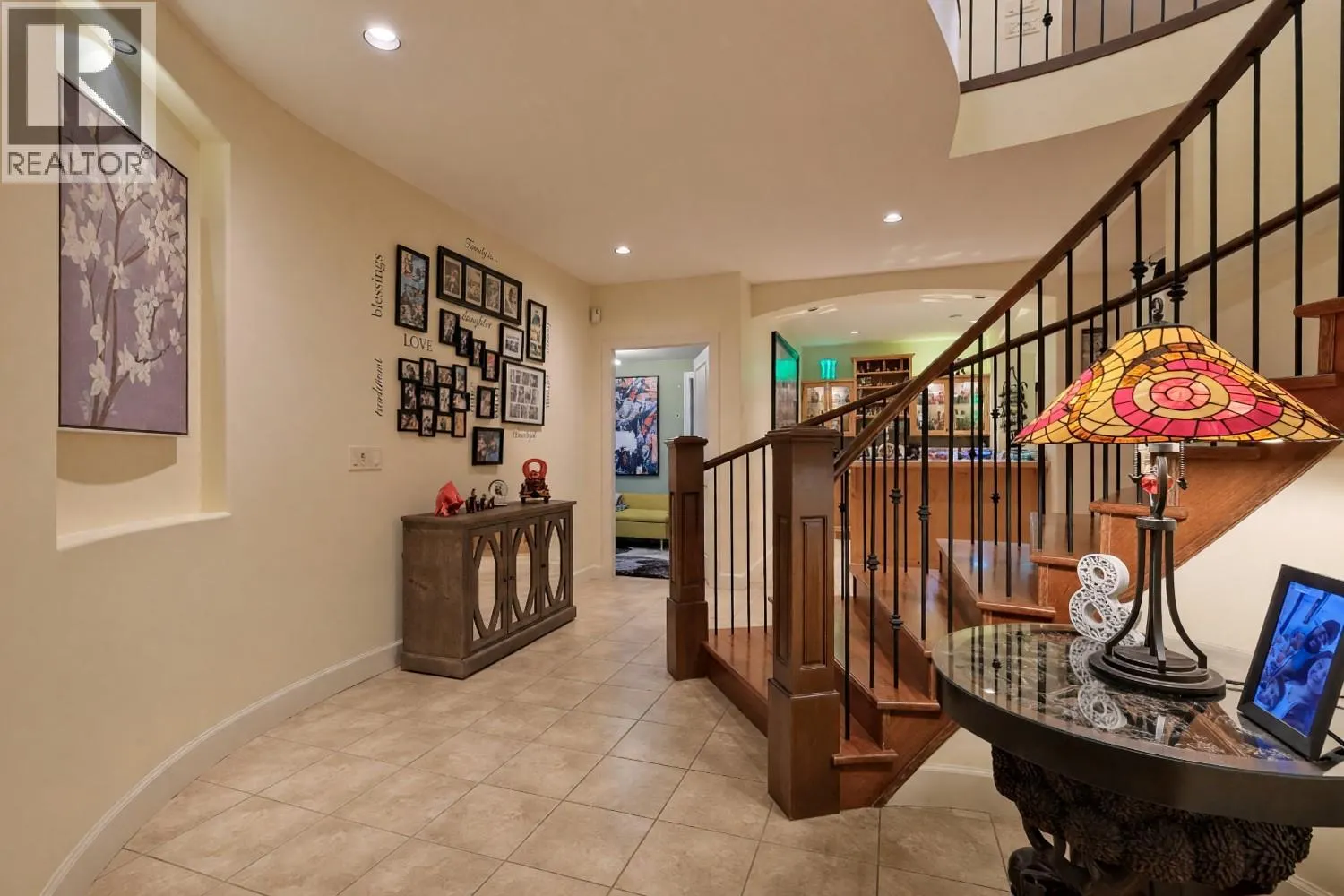 3420 Camelback Drive