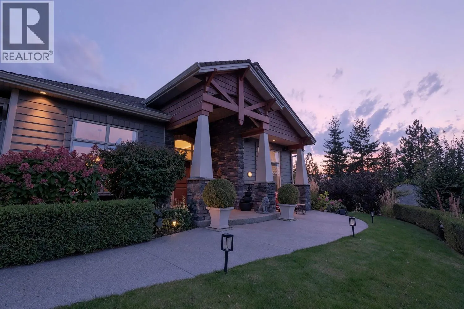 3420 Camelback Drive
