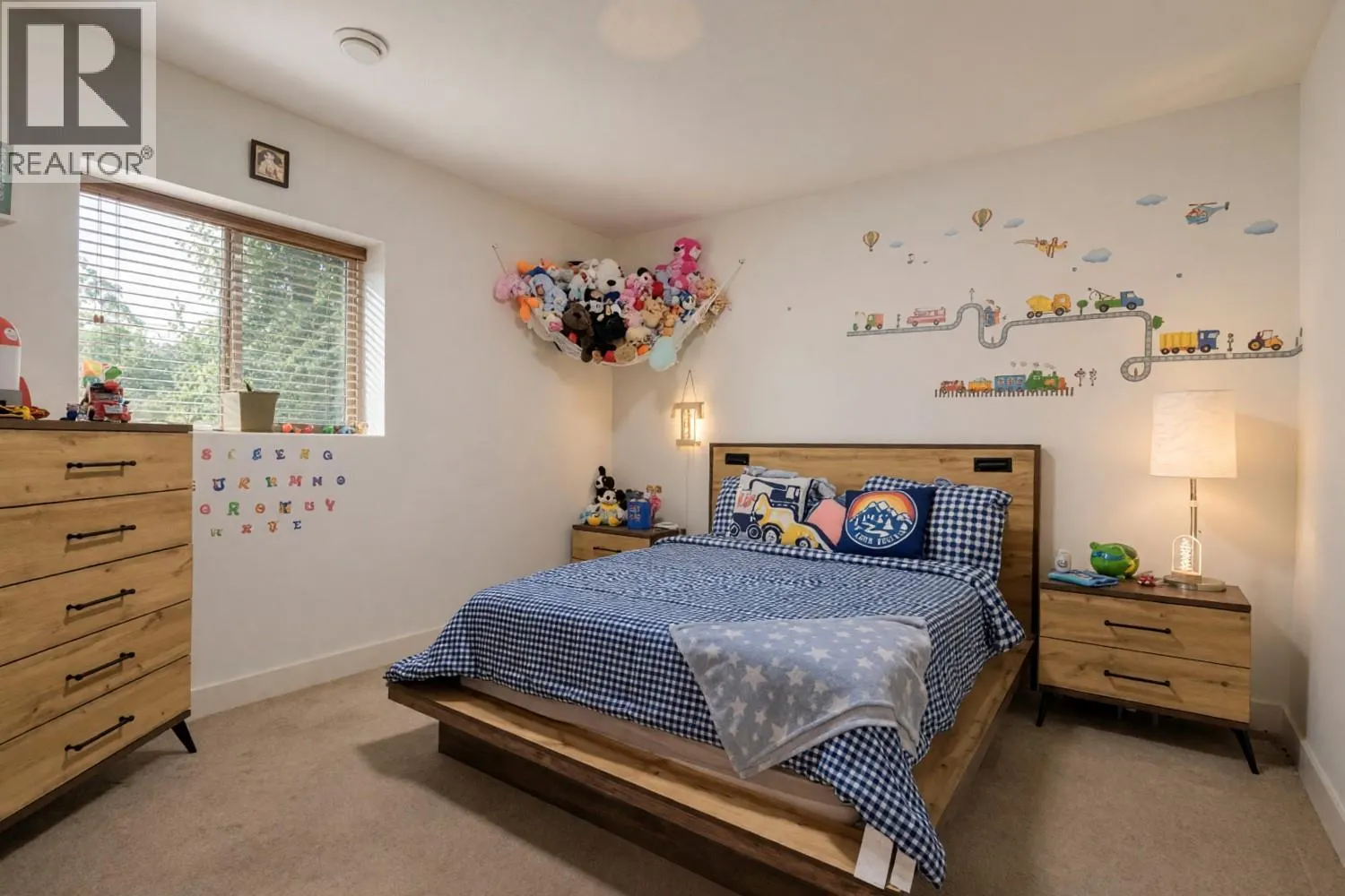 3420 Camelback Drive