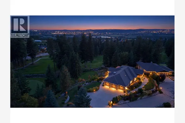 3420 Camelback Drive