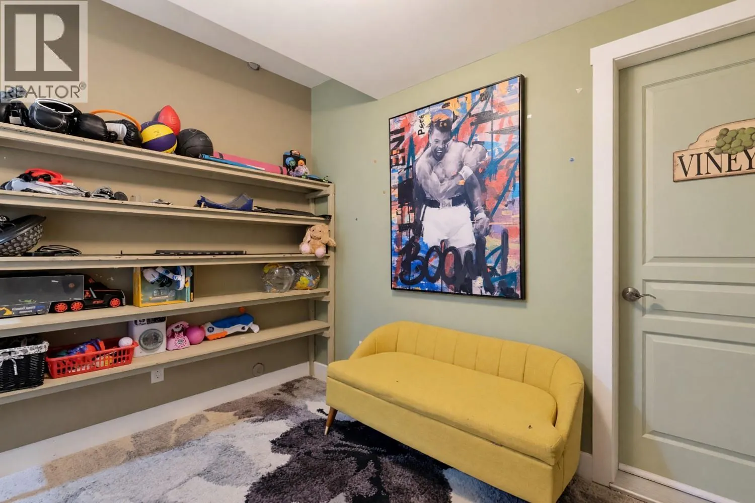 3420 Camelback Drive