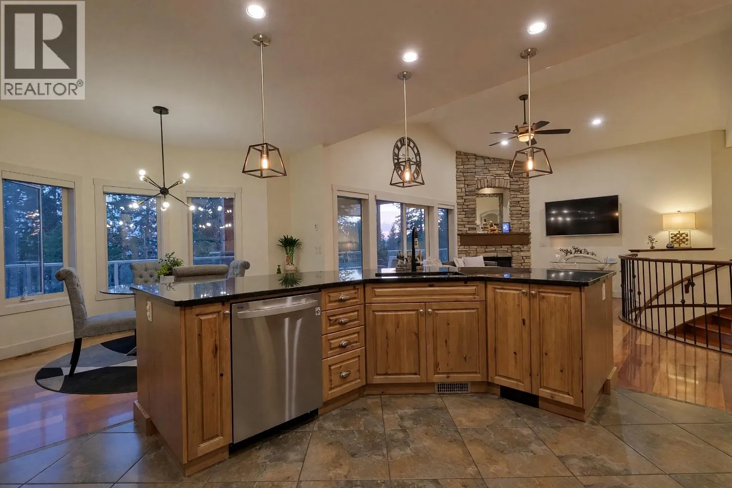 3420 Camelback Drive