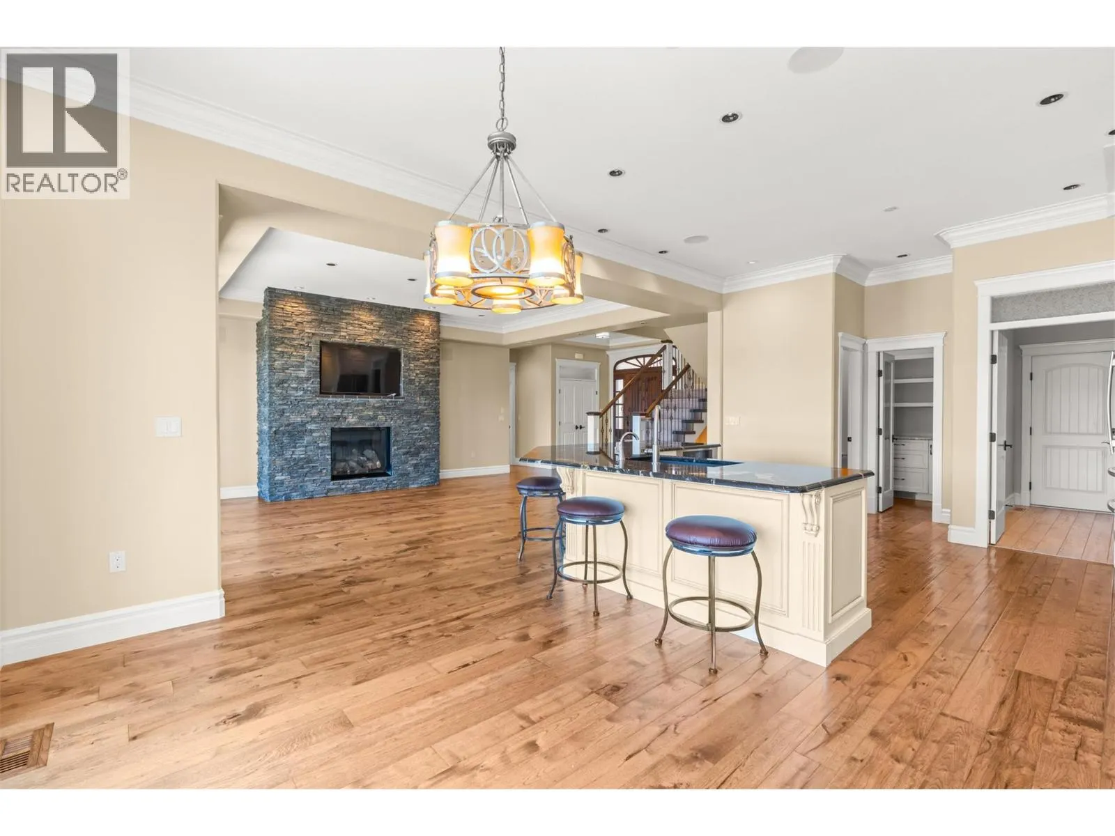 108 Vineyard Way