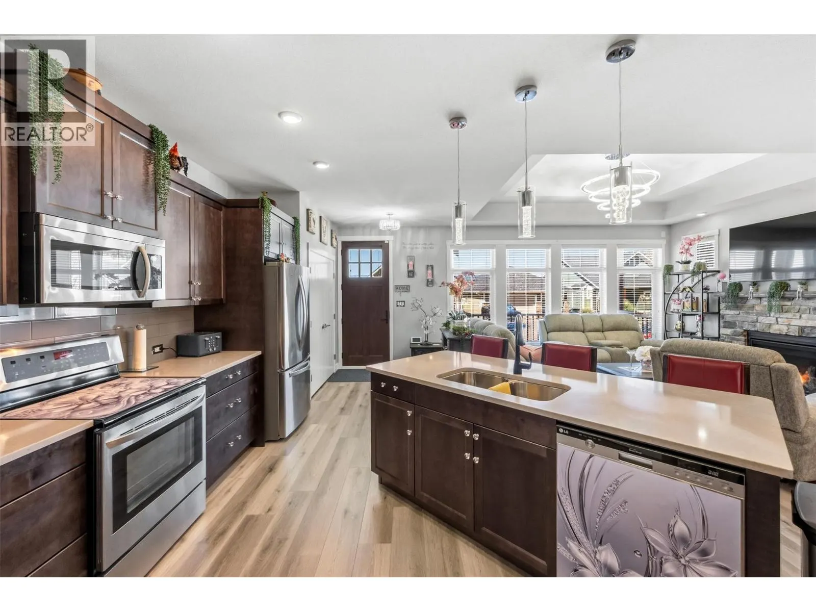 962 HOLDEN Road