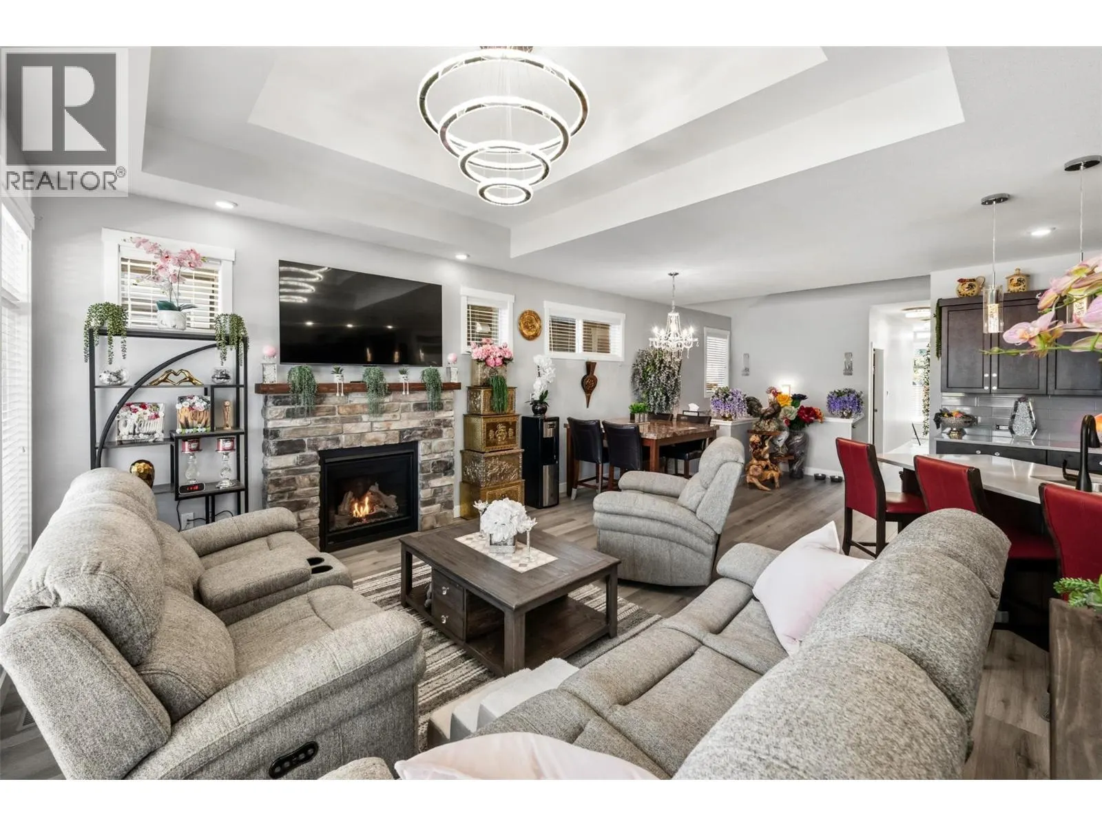 962 HOLDEN Road