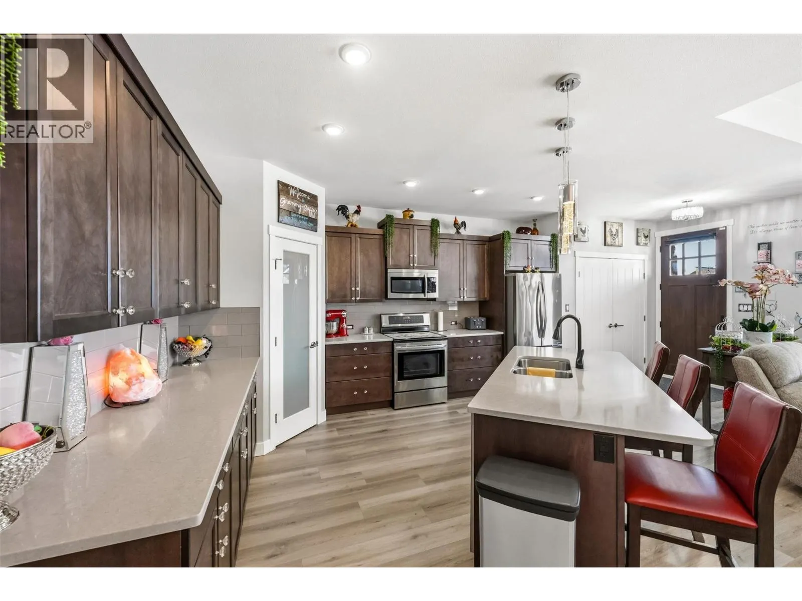 962 HOLDEN Road