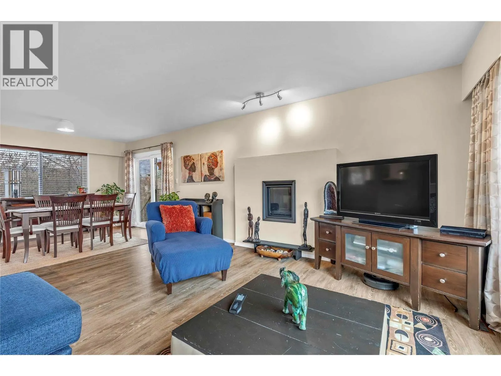 3 Dogwood Place
