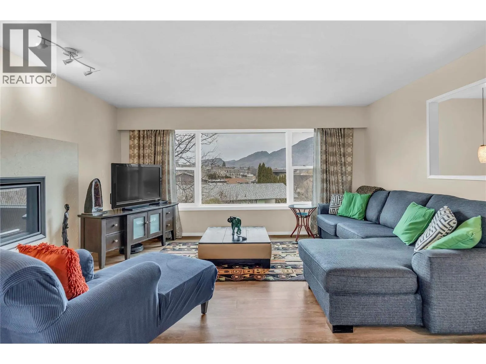 3 Dogwood Place