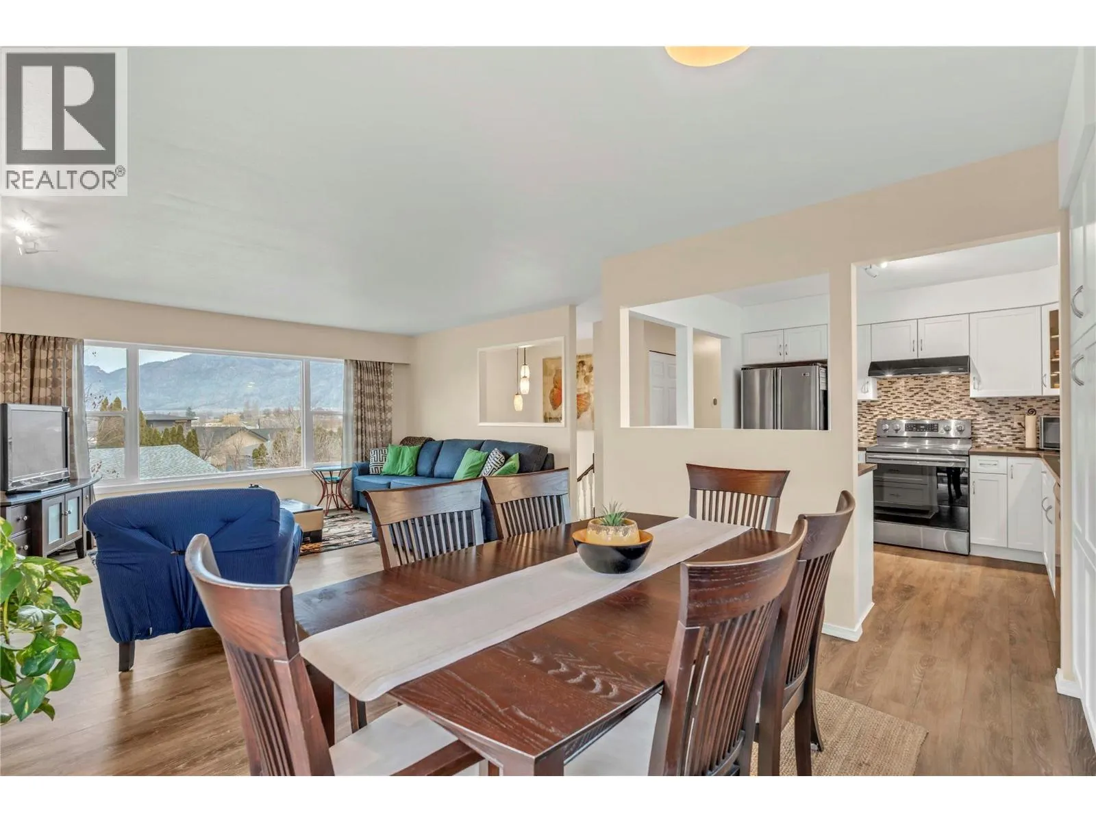 3 Dogwood Place