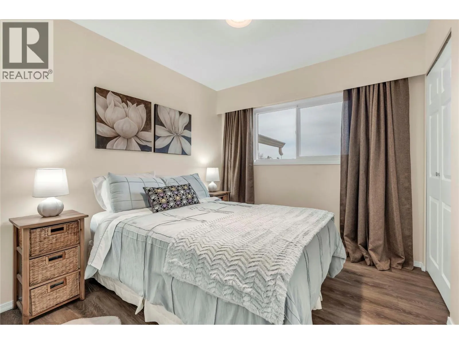 3 Dogwood Place