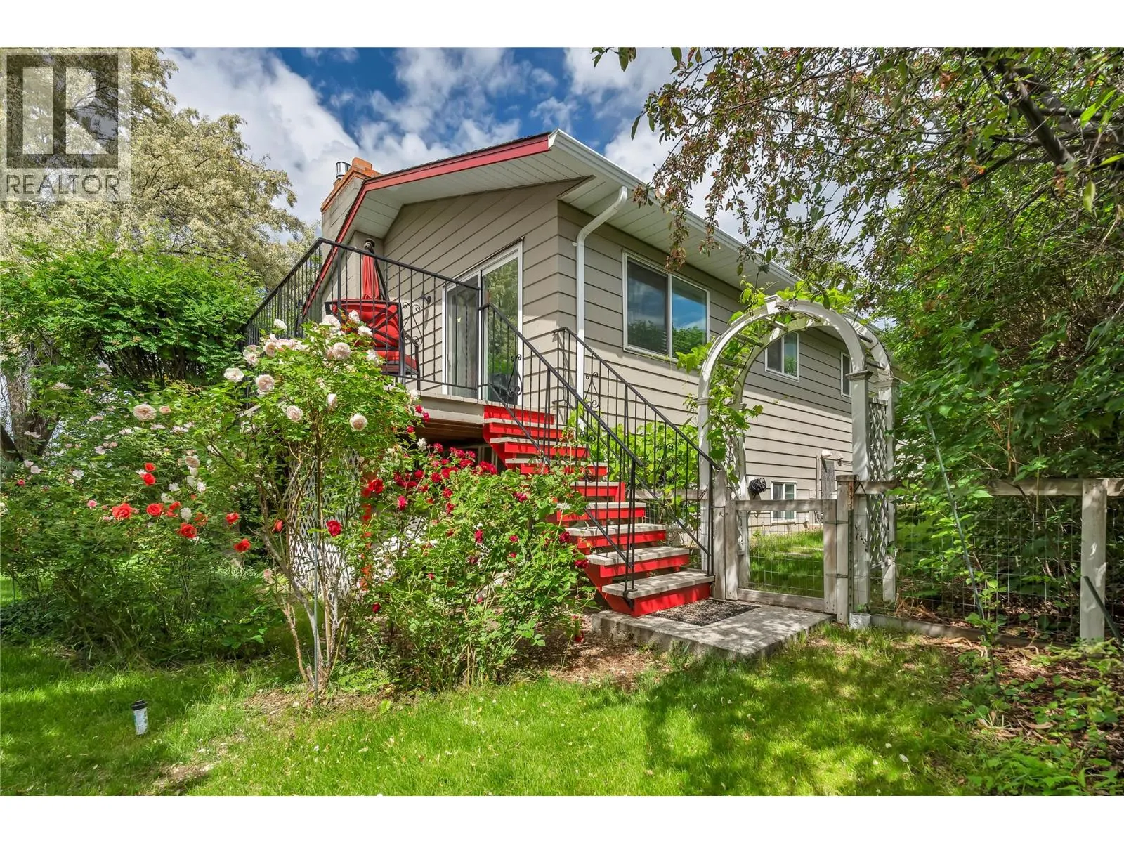 3 Dogwood Place