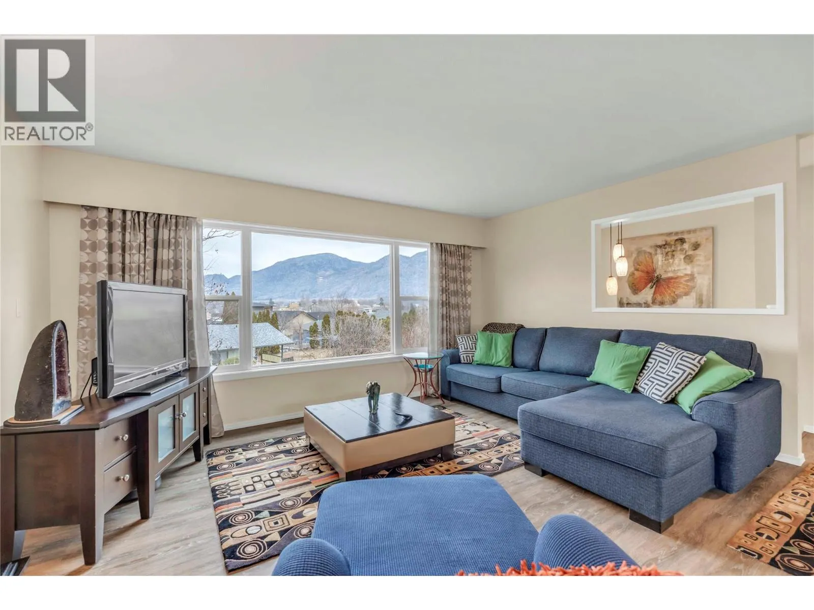 3 Dogwood Place