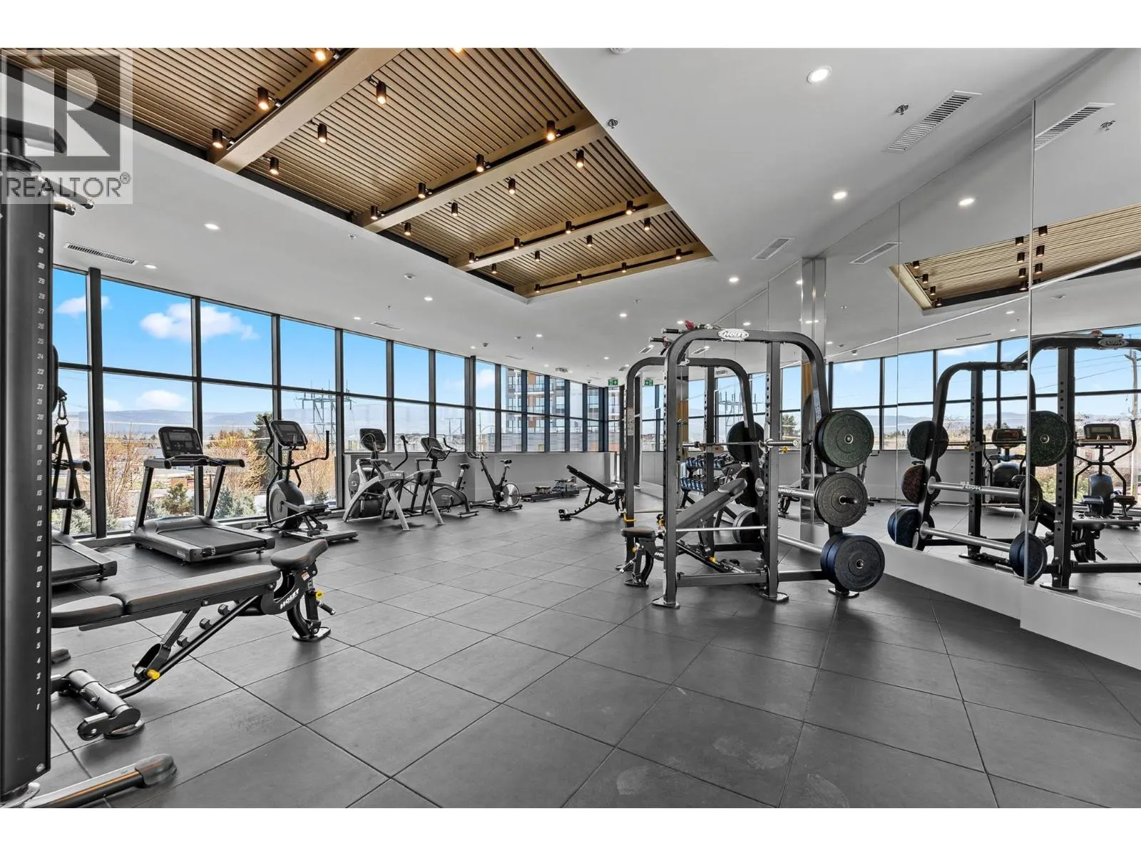 3389 Lakeshore Road Unit# 413