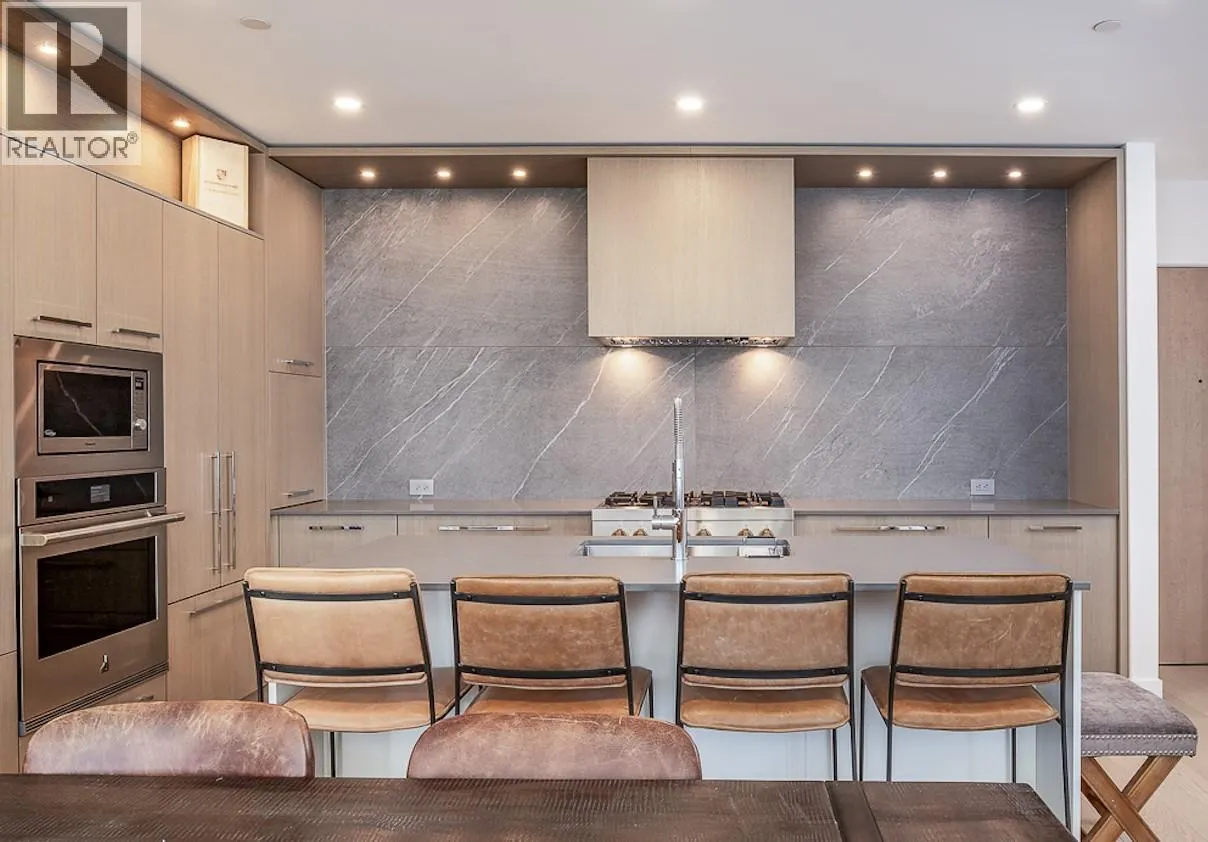 3389 Lakeshore Road Unit# 413