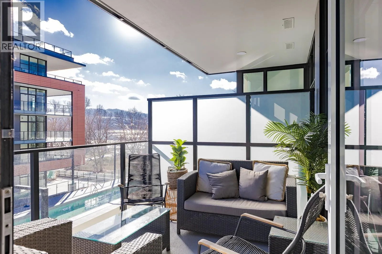 3389 Lakeshore Road Unit# 413