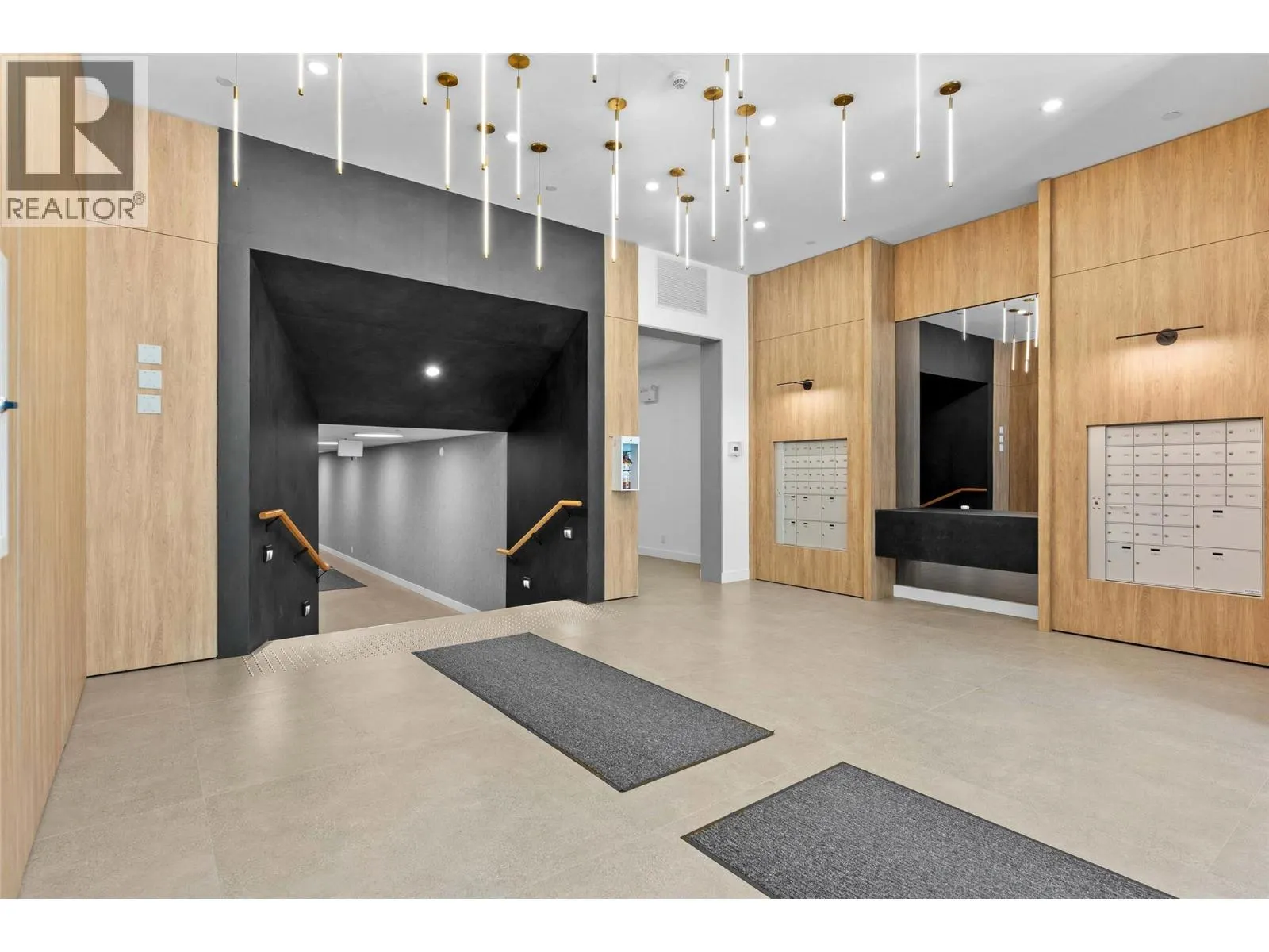 3389 Lakeshore Road Unit# 413