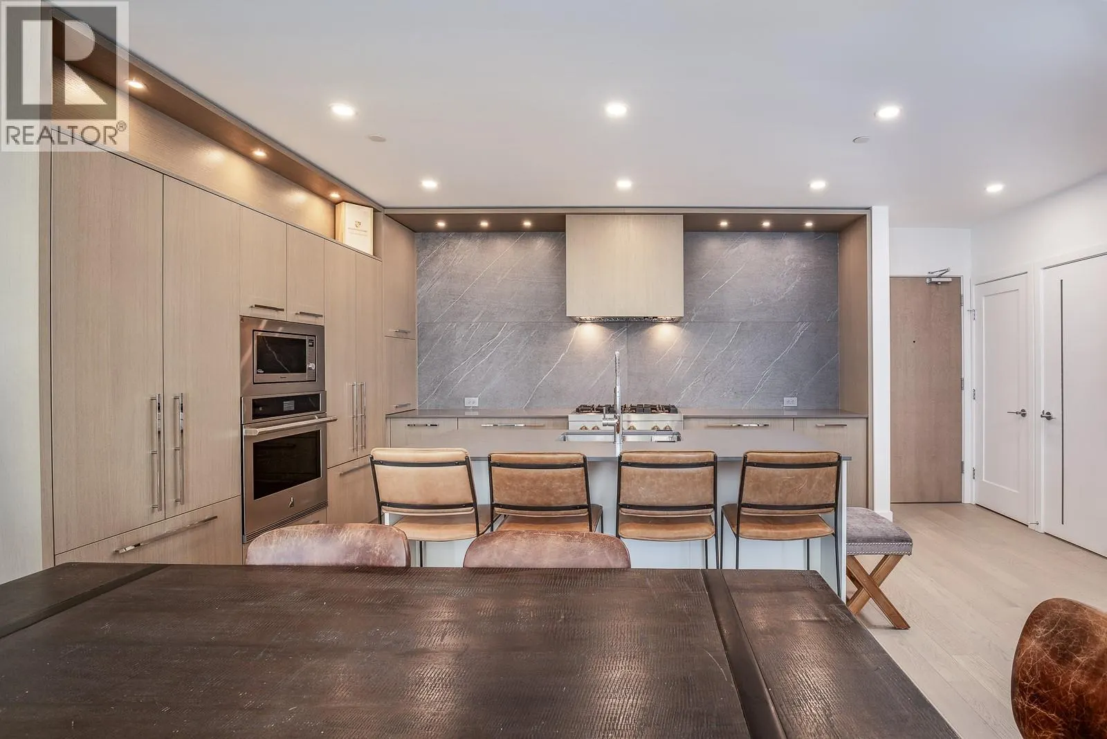 3389 Lakeshore Road Unit# 413
