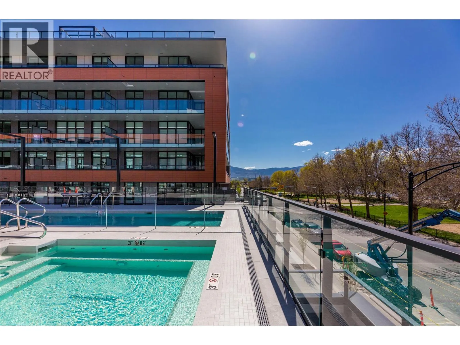 3389 Lakeshore Road Unit# 413