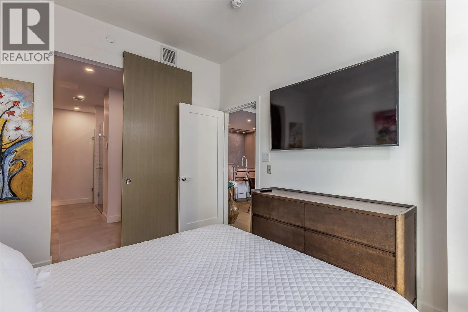 3389 Lakeshore Road Unit# 413