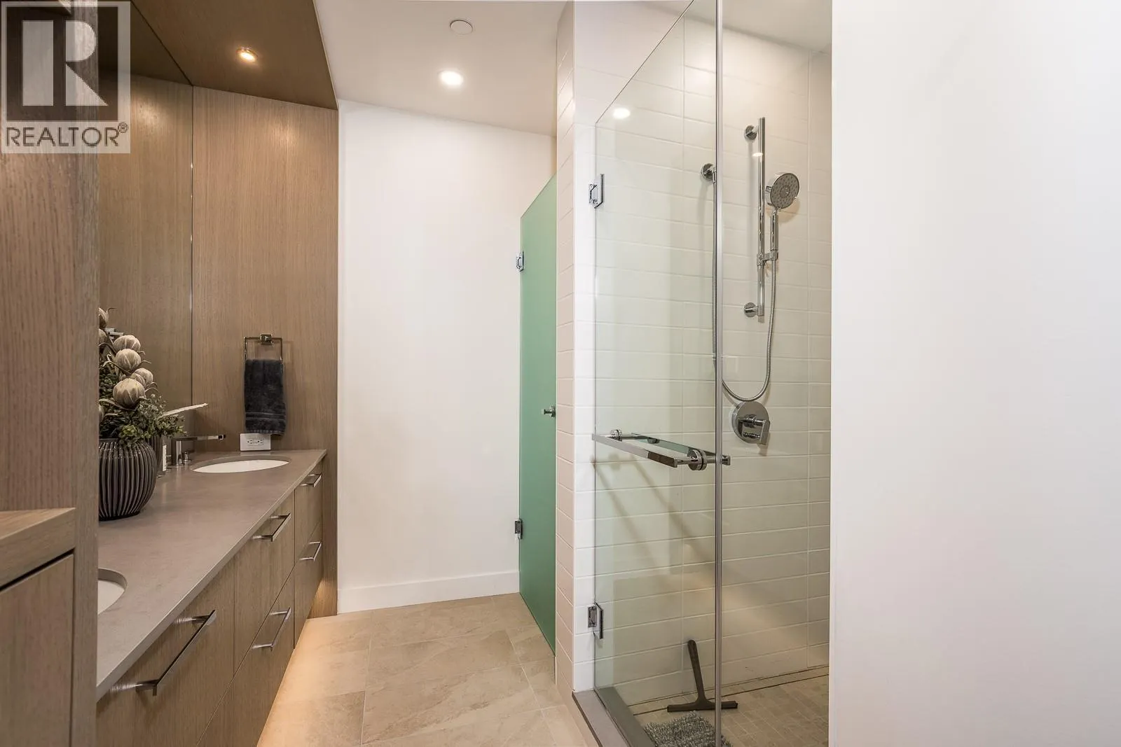 3389 Lakeshore Road Unit# 413