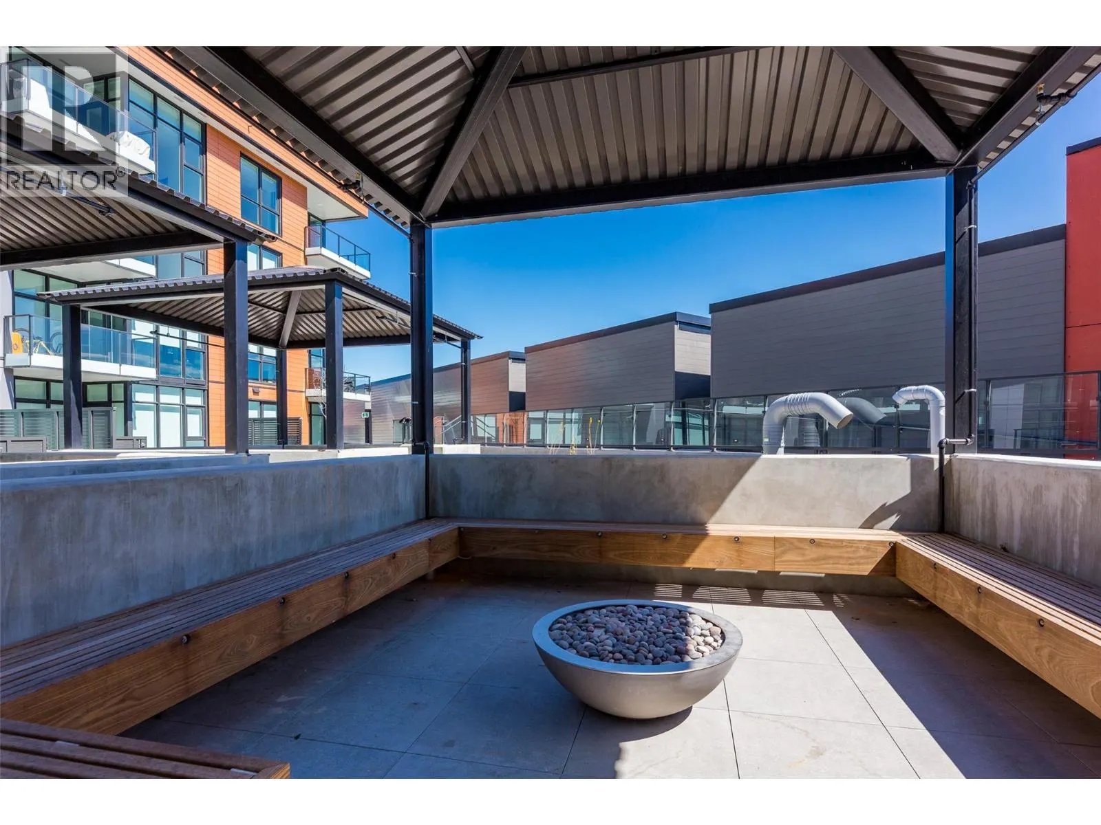 3389 Lakeshore Road Unit# 413
