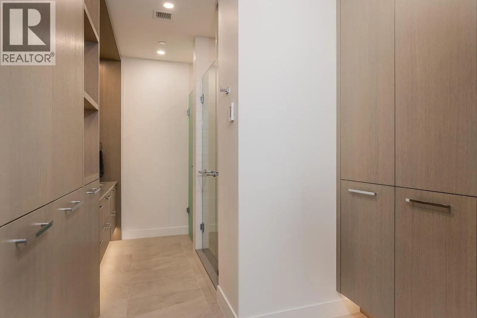 3389 Lakeshore Road Unit# 413