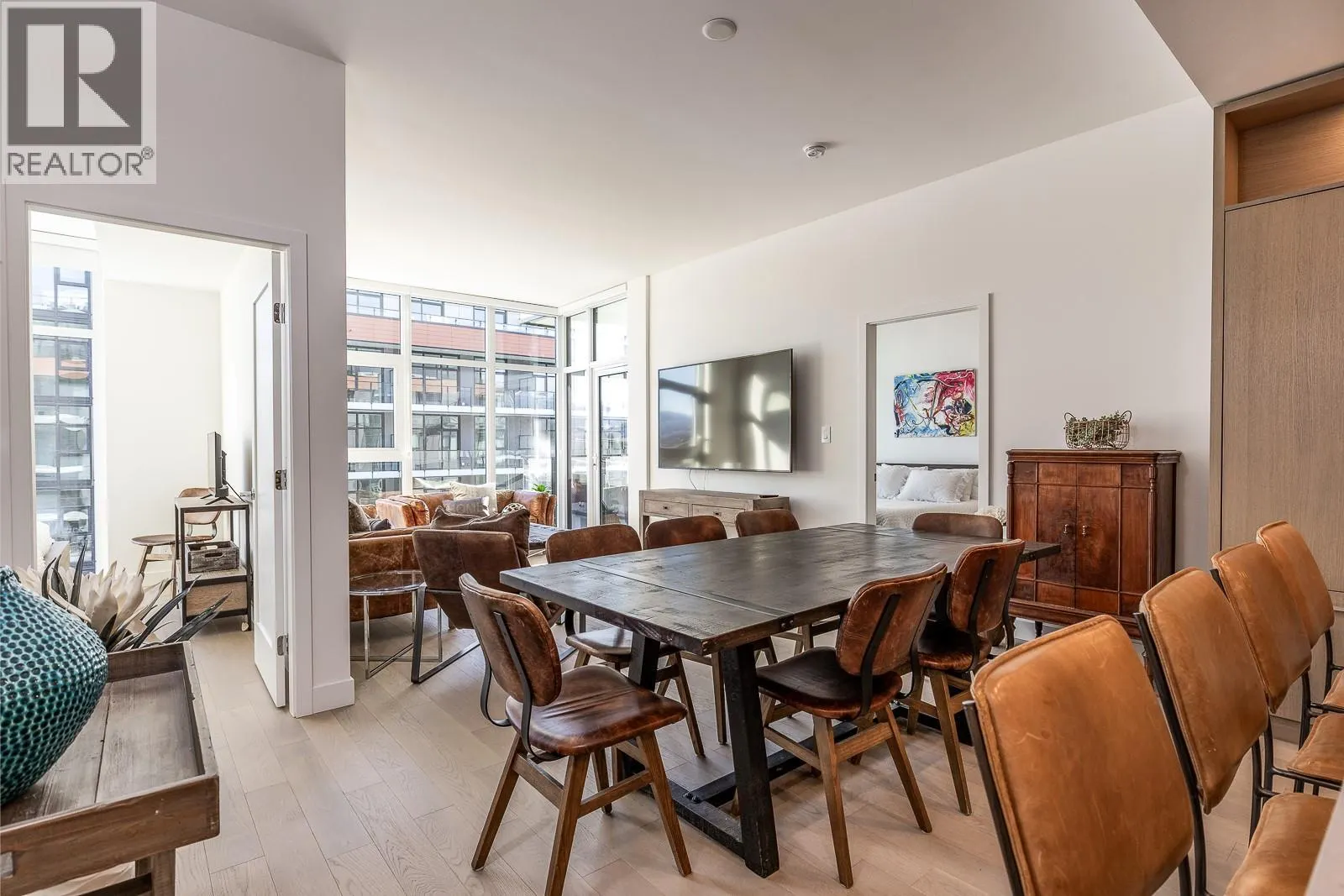 3389 Lakeshore Road Unit# 413