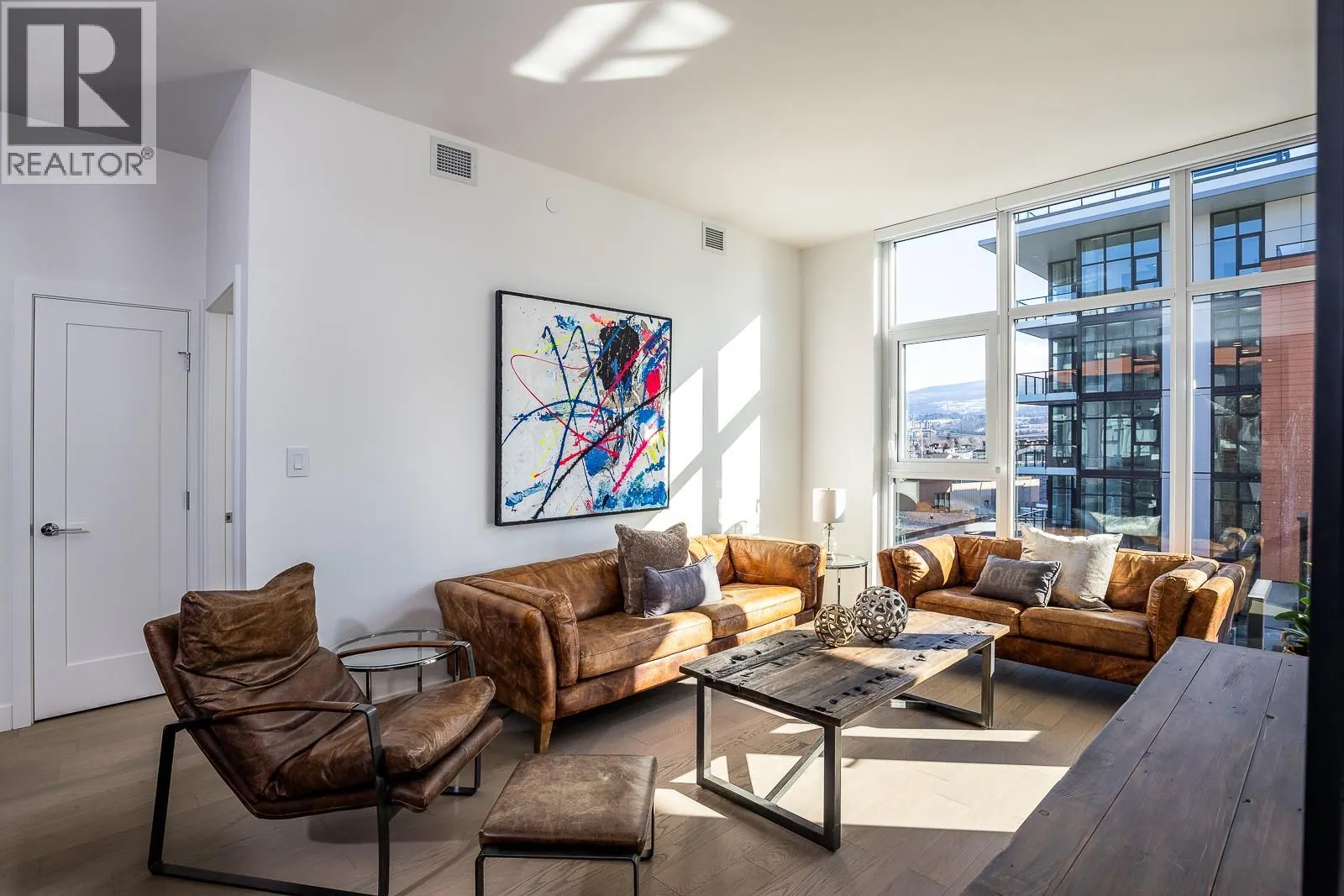 3389 Lakeshore Road Unit# 413