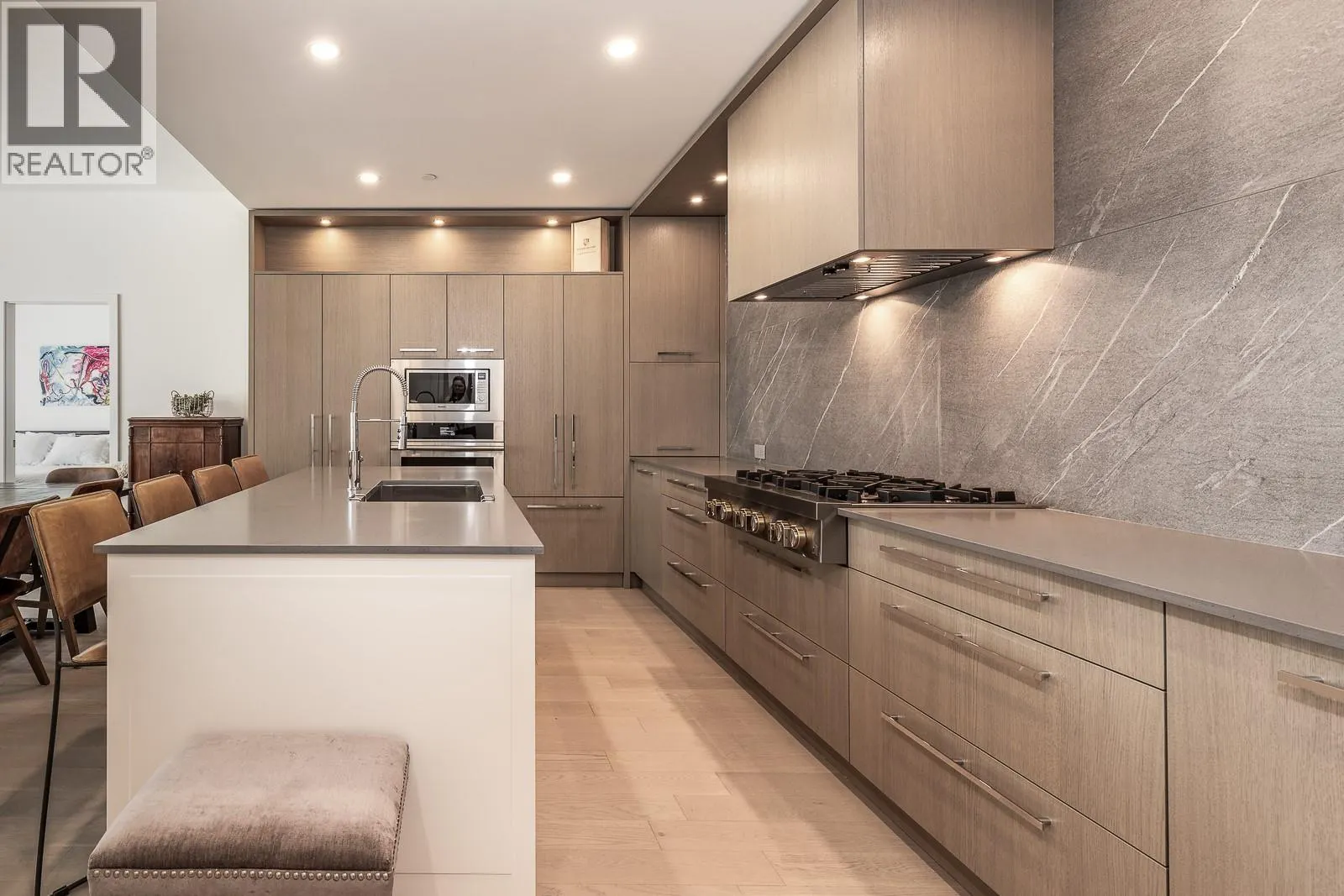 3389 Lakeshore Road Unit# 413