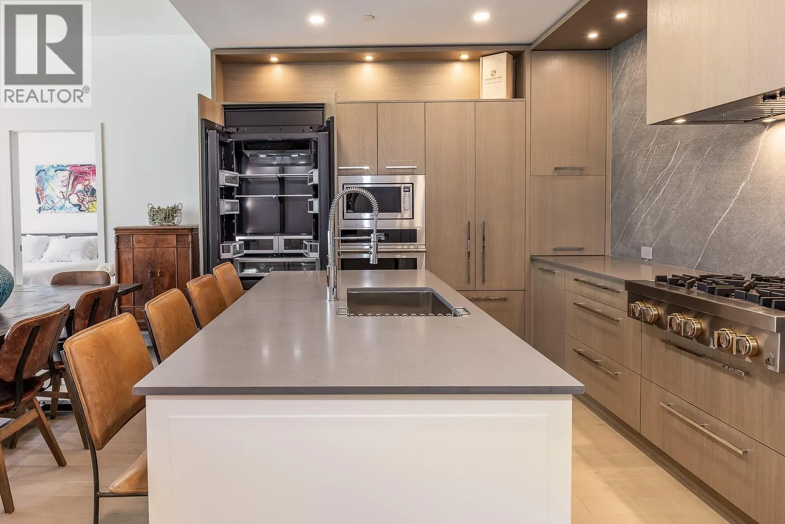 3389 Lakeshore Road Unit# 413