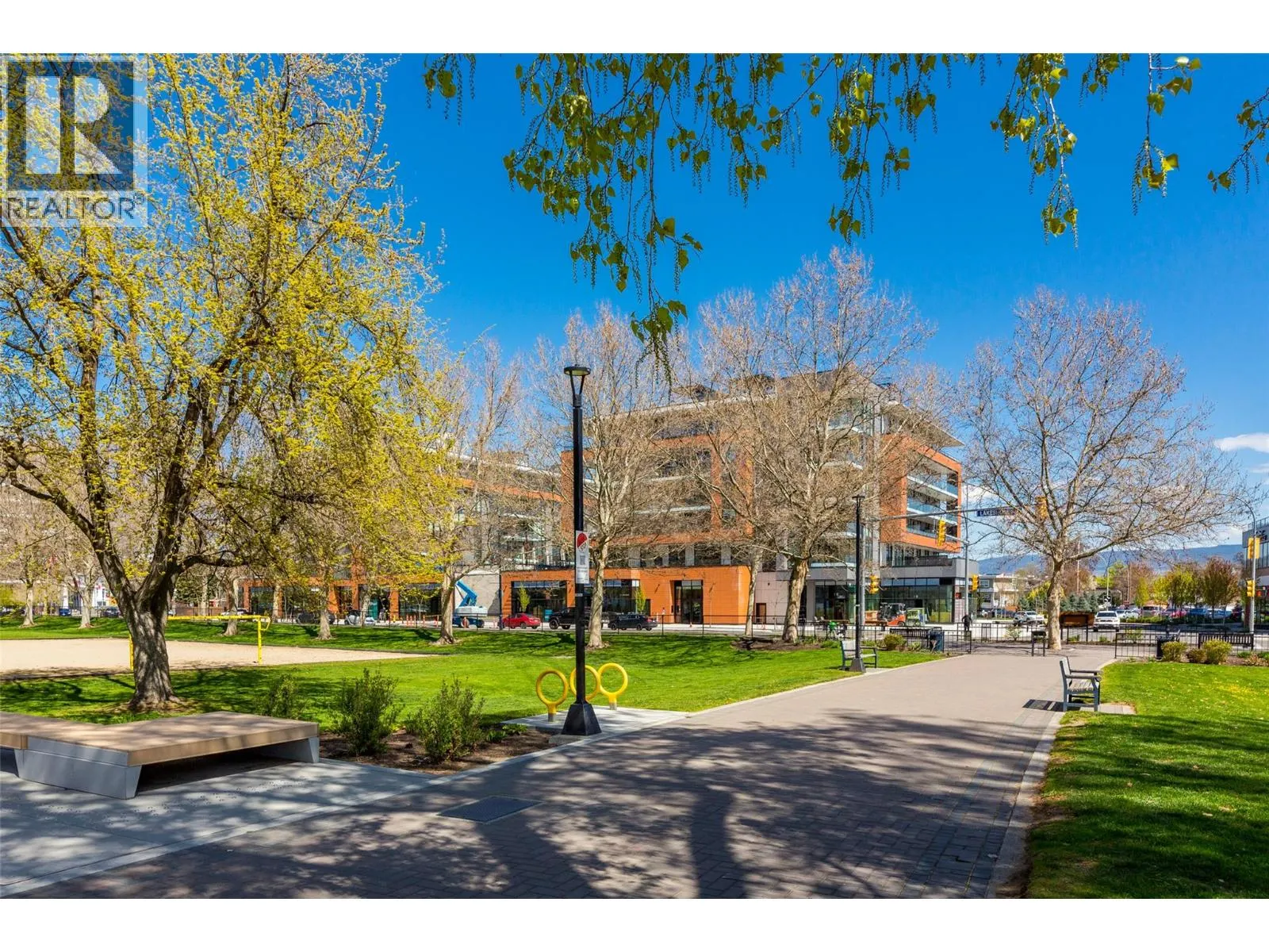 3389 Lakeshore Road Unit# 413