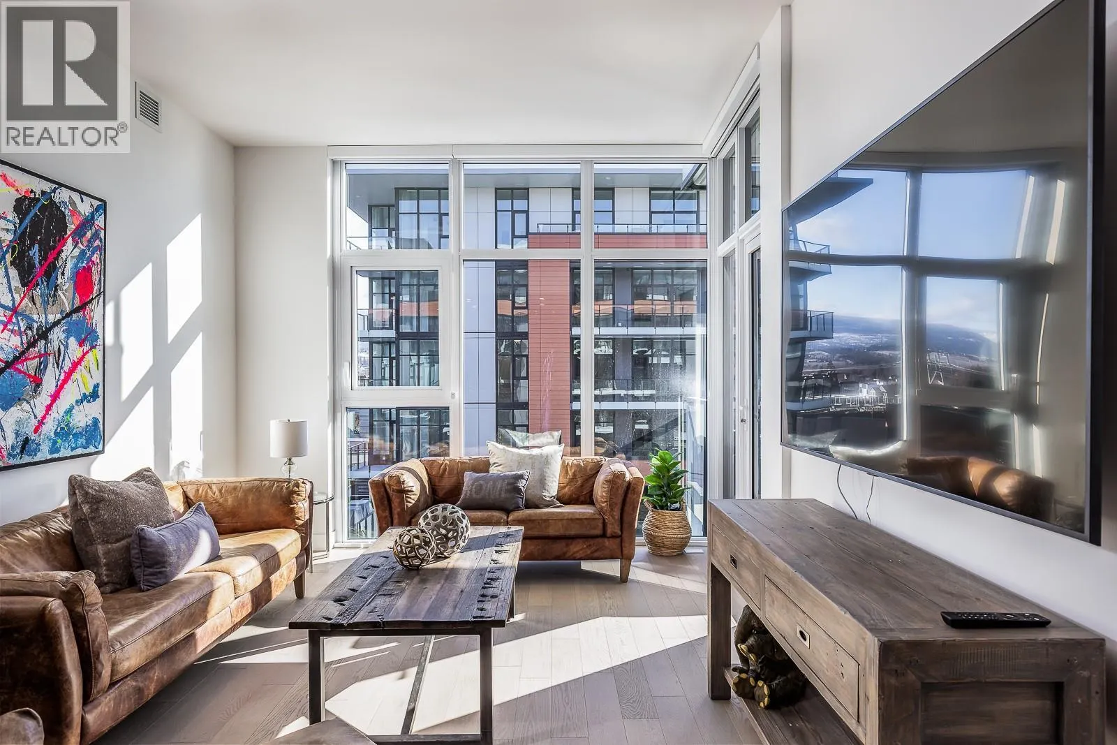 3389 Lakeshore Road Unit# 413