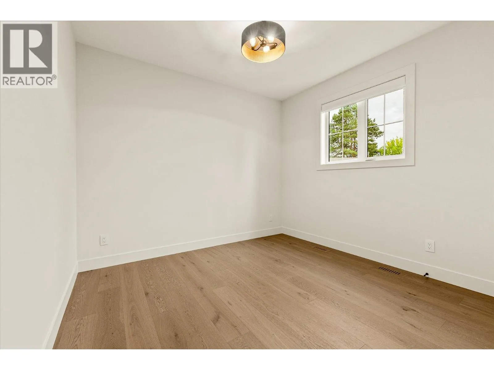 2435 Taylor Crescent Unit# 4