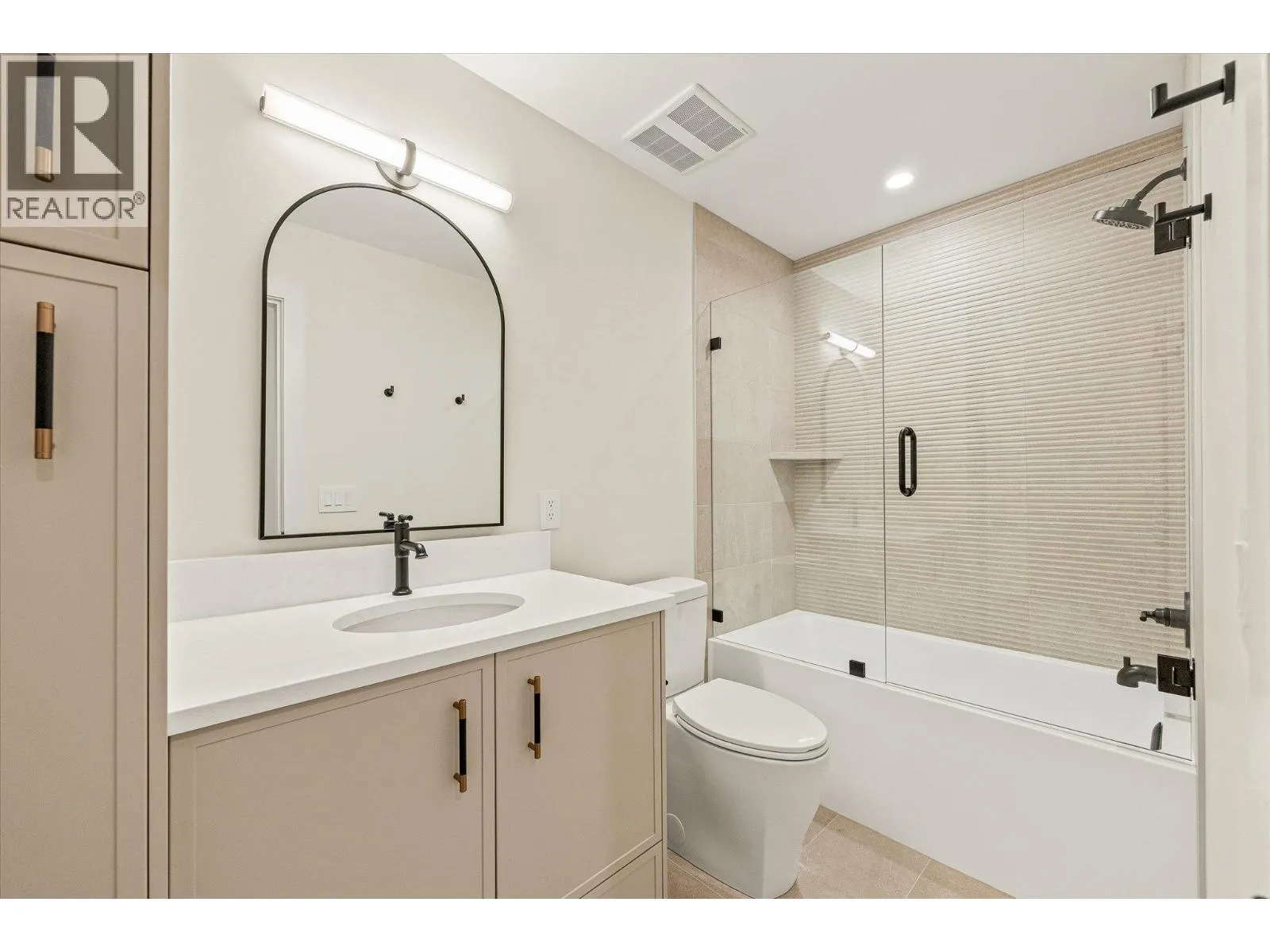 2435 Taylor Crescent Unit# 4