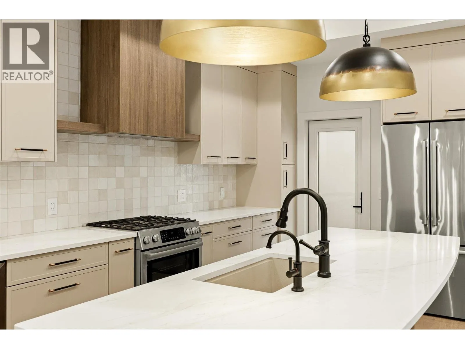 2435 Taylor Crescent Unit# 4