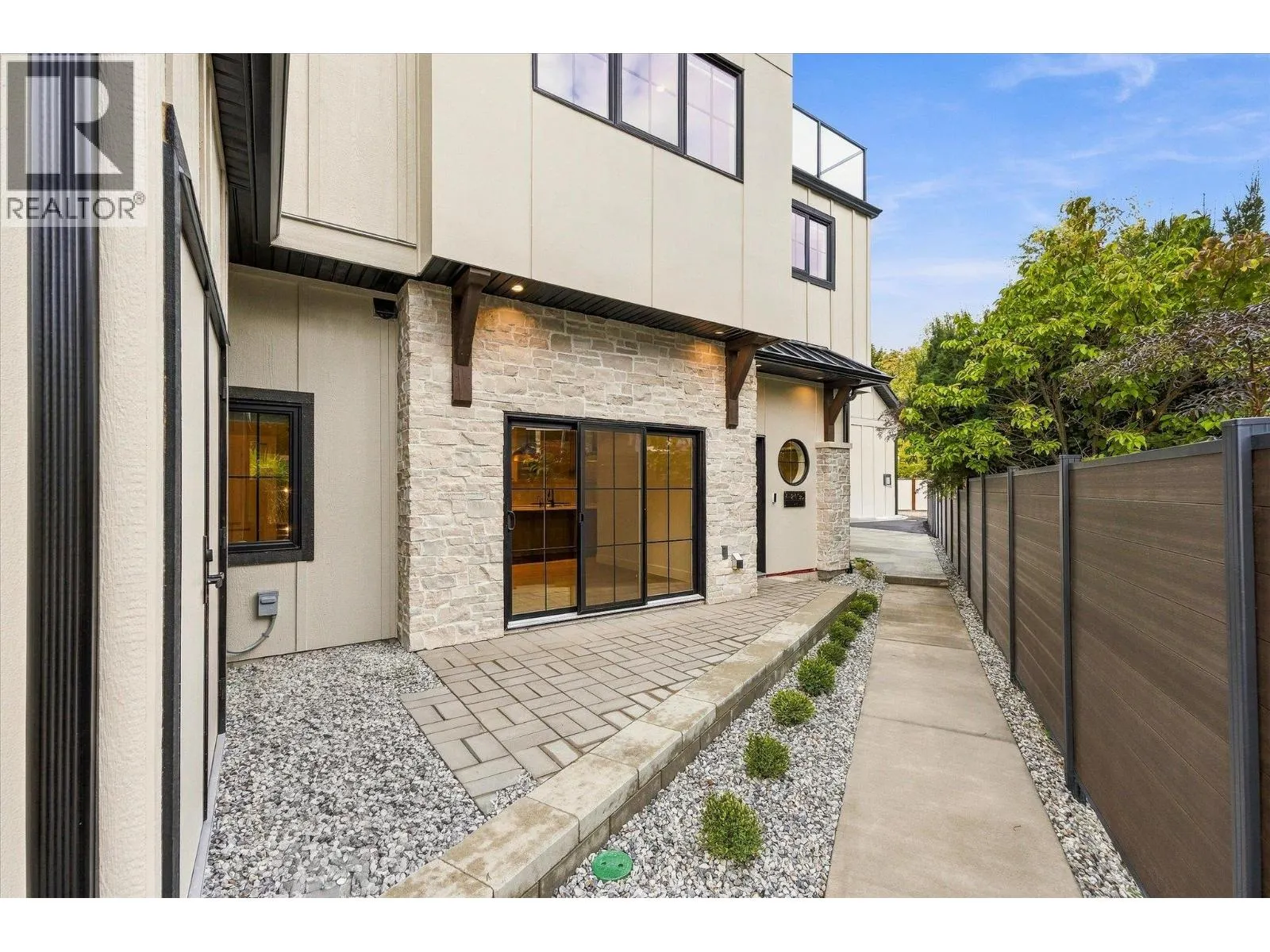2435 Taylor Crescent Unit# 4