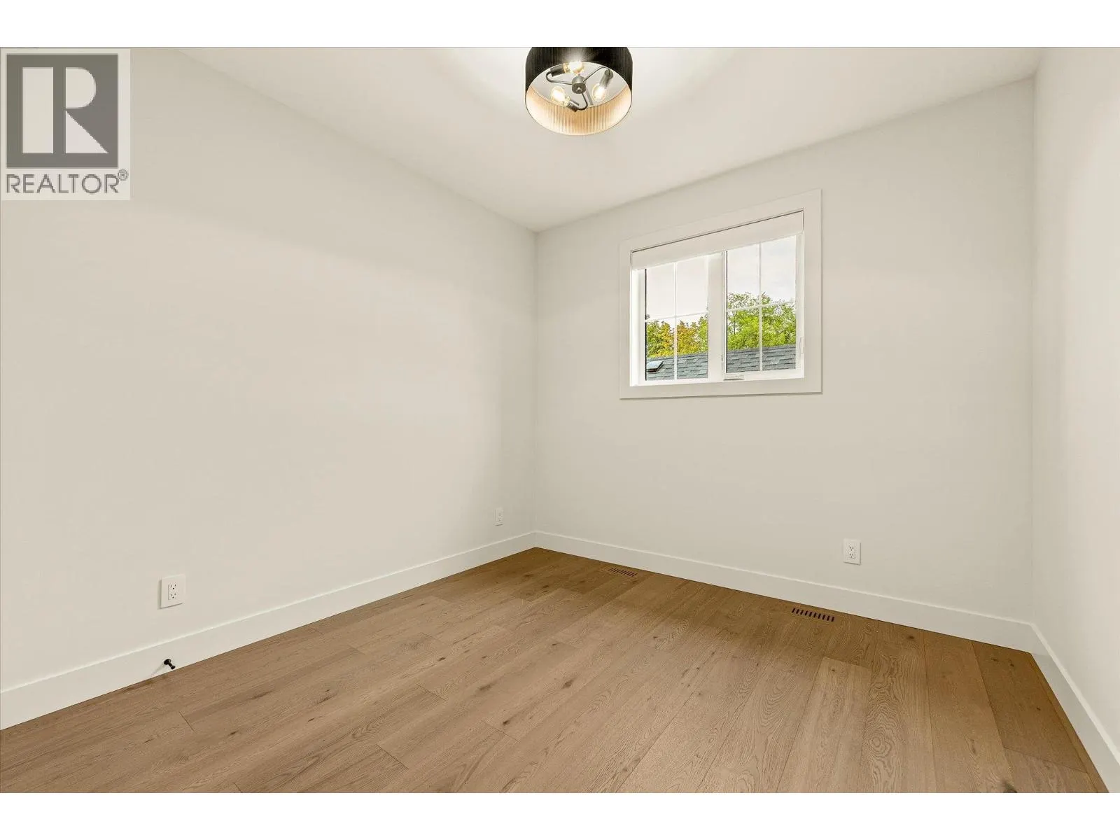 2435 Taylor Crescent Unit# 3