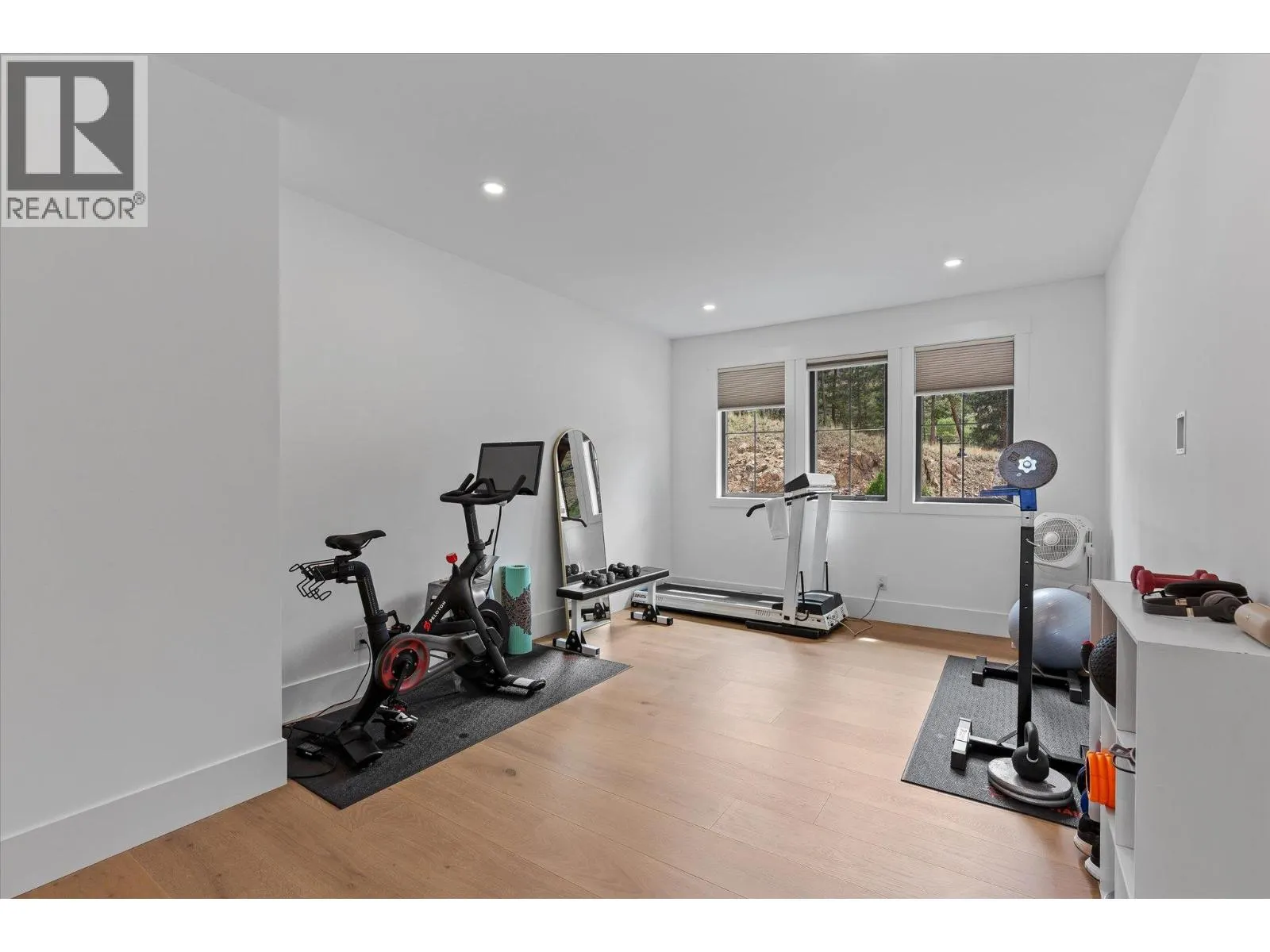 5631 Upper Mission Court