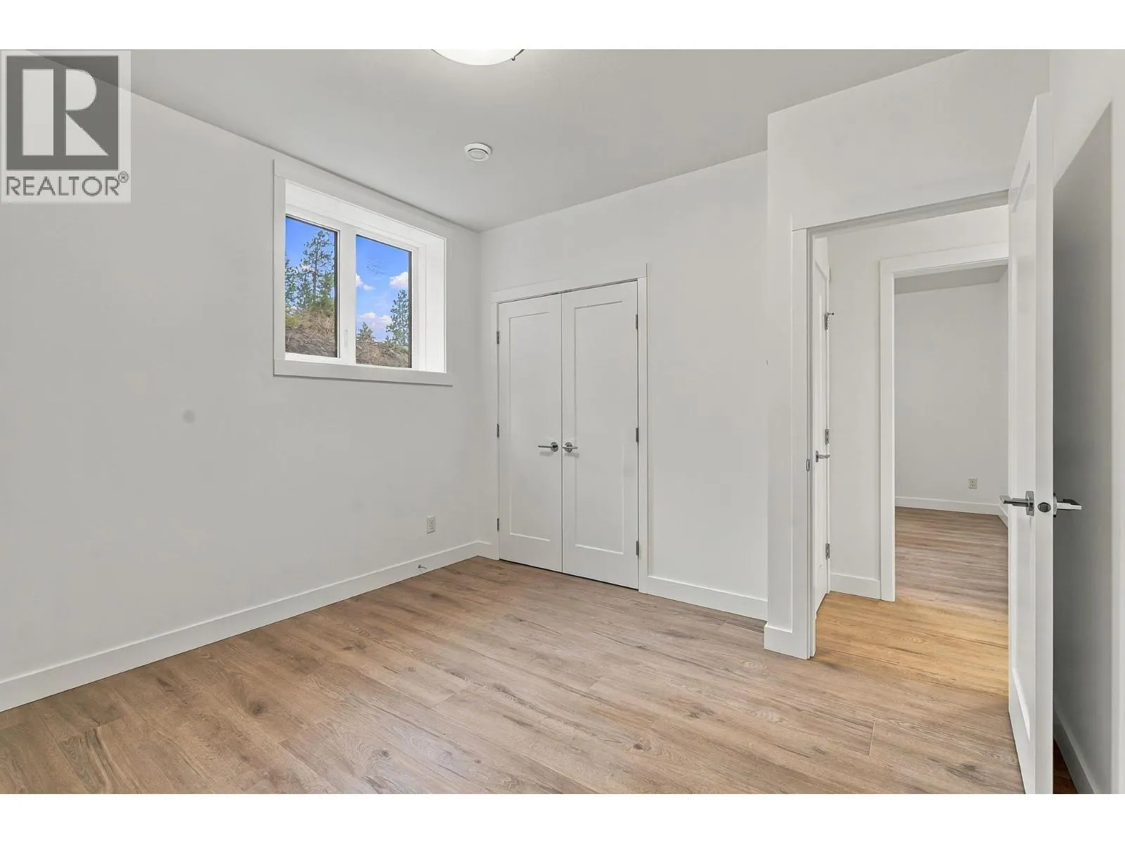 487 Clifton Road N